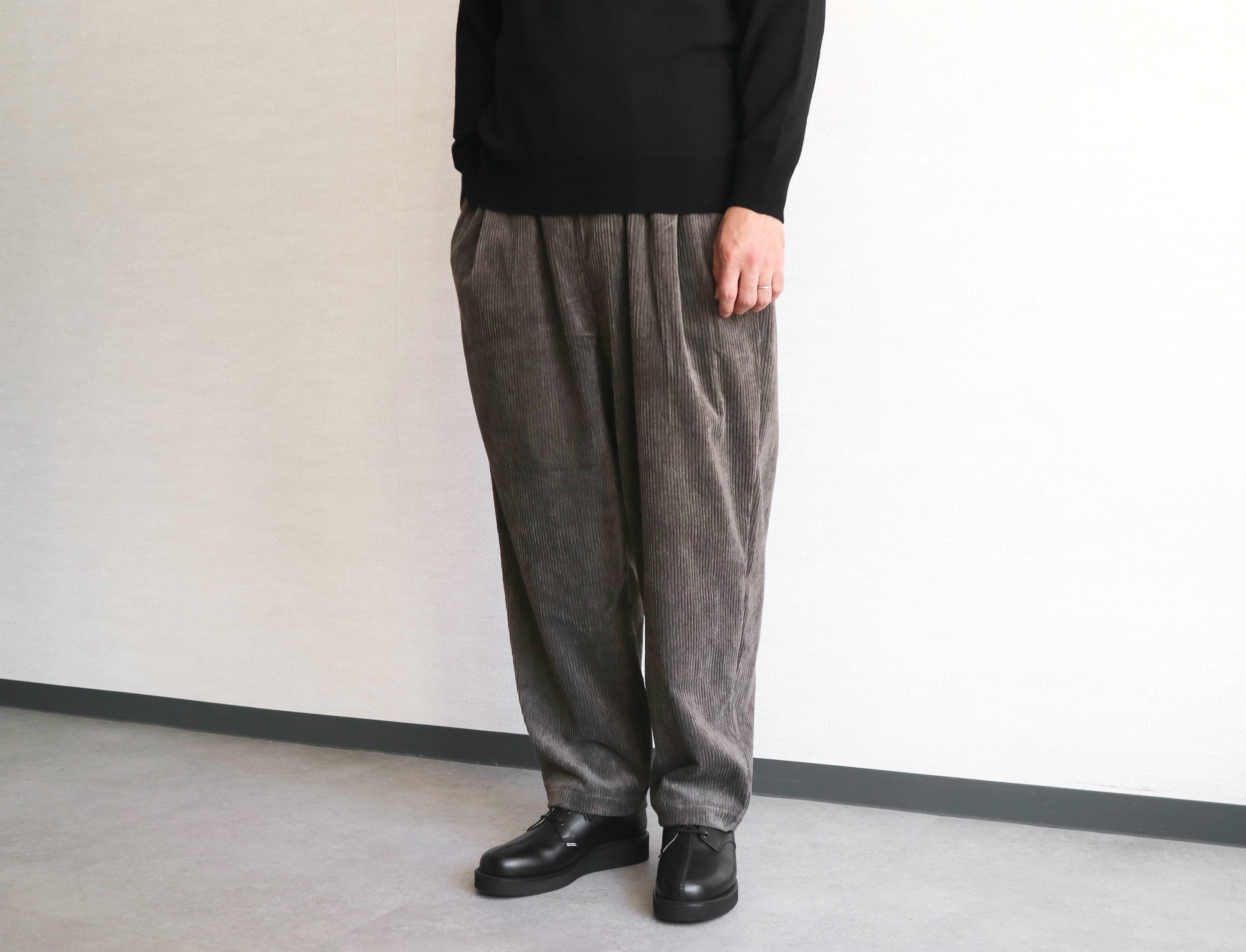 STILL BY HAND スティルバイハンド】CORDUROY TUCK TAPERED EASY