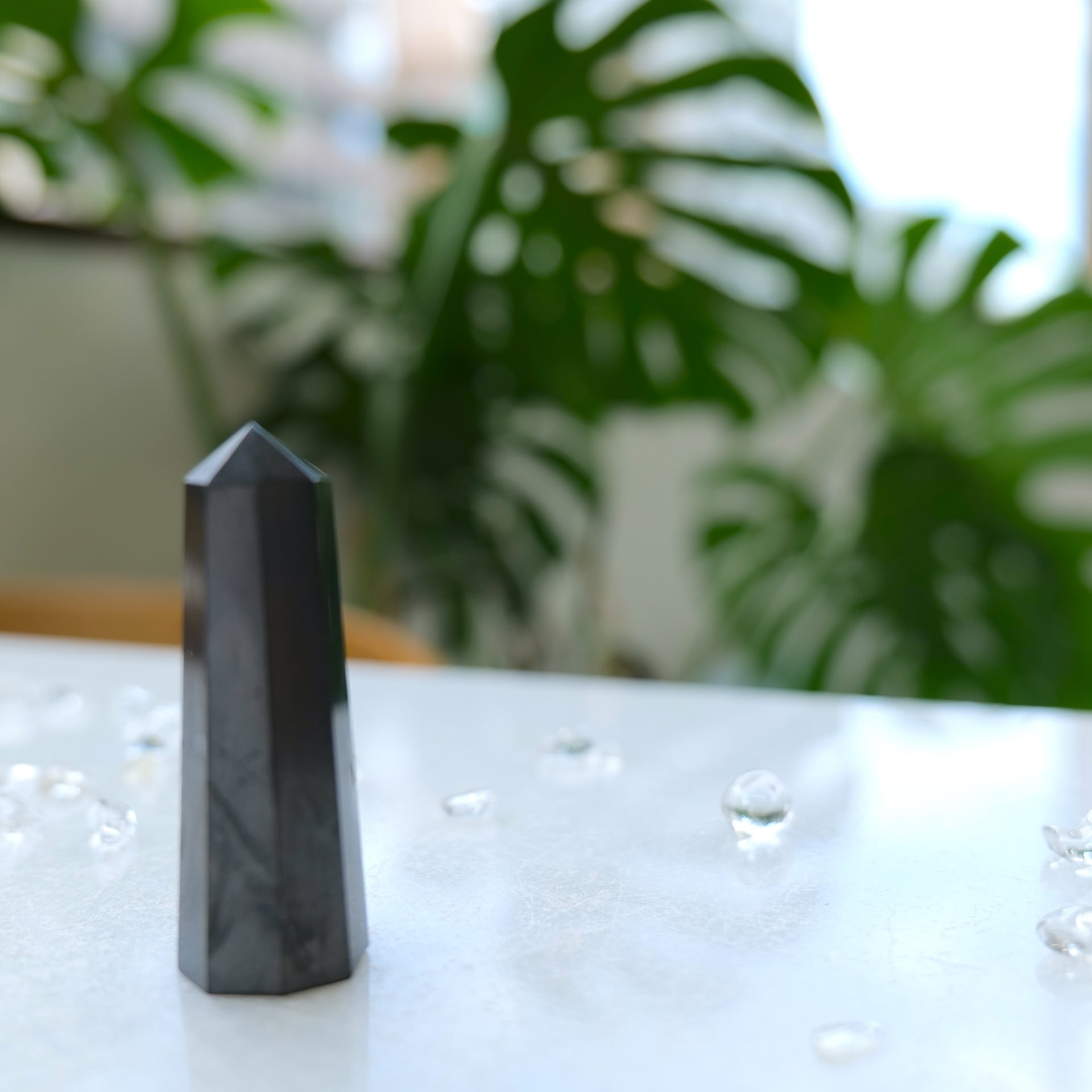 【守りと浄化に特化した、非常に強いプロテクション】シュンガイト 天然石ポイント NO.46-8