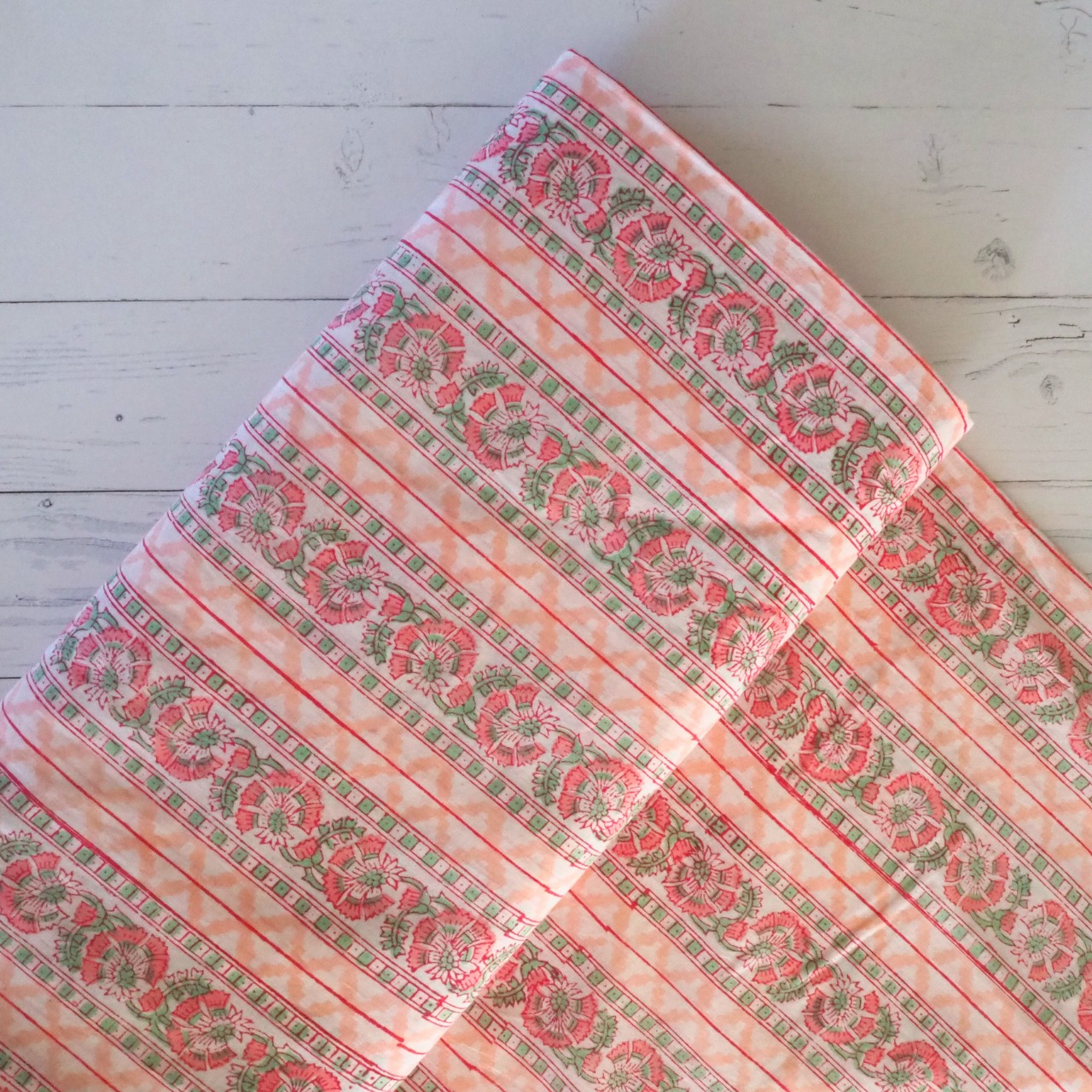 ブロックプリント生地【50cm単位】インド綿  ストライプ柄 コーラルピンク #38576-PK2