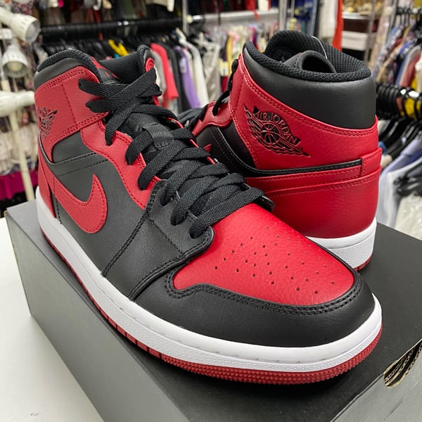 AIR JORDAN 1 MID 27 www.krzysztofbialy.com