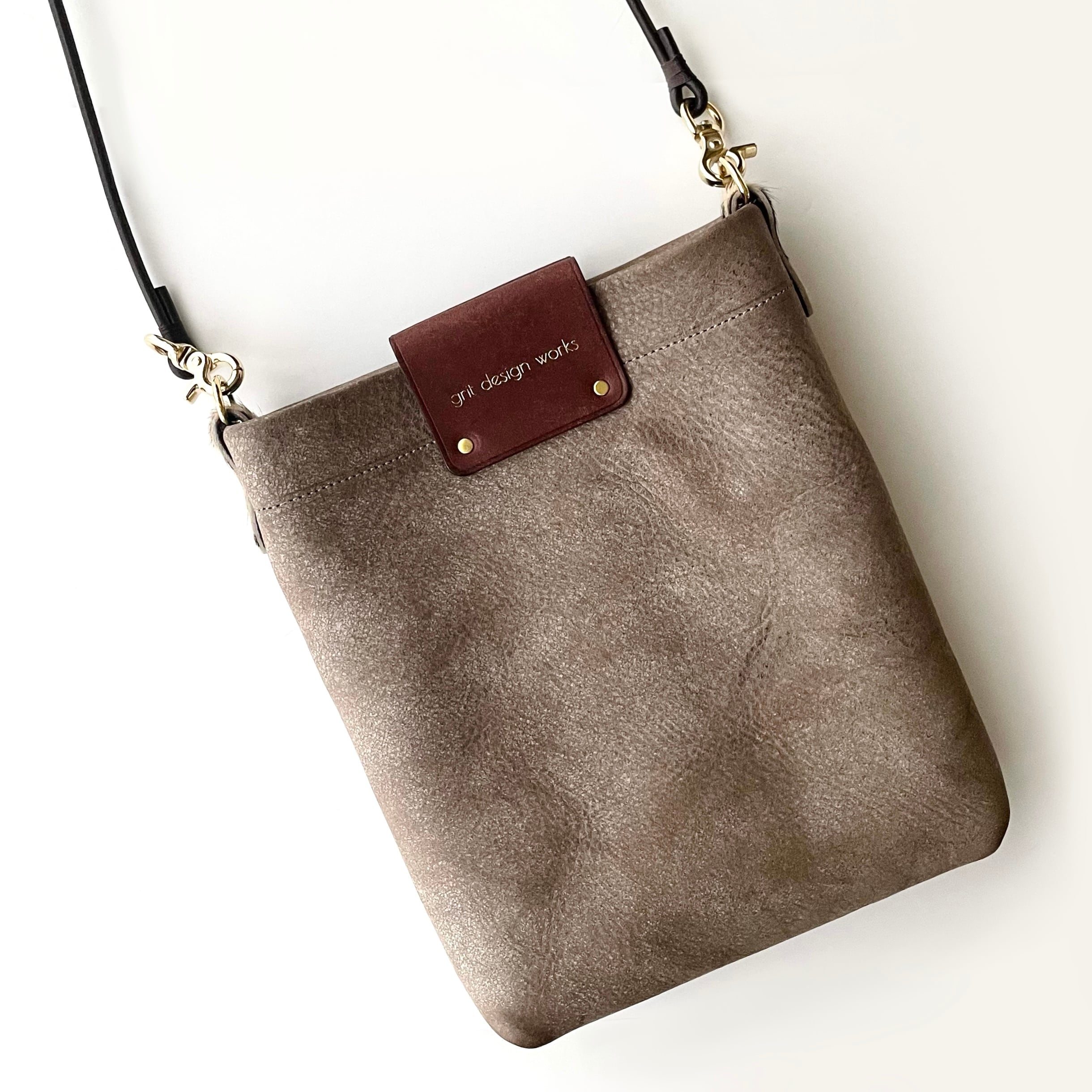 レザーサコッシュ