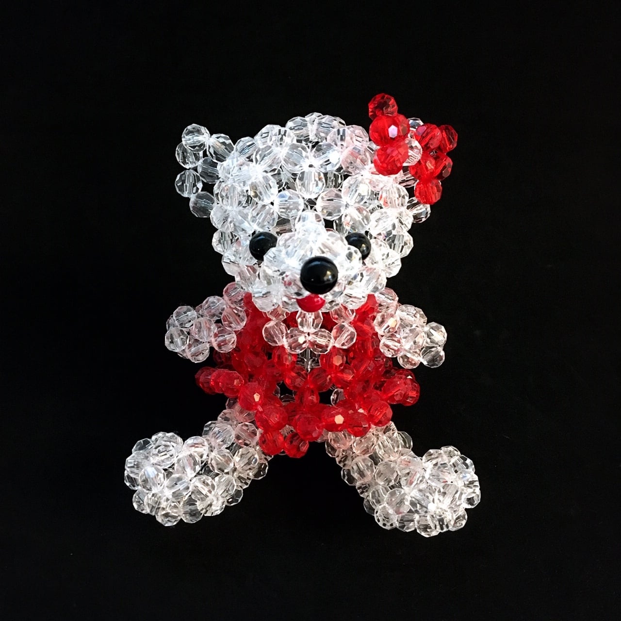 ビーズキット】【送料込】クマさん女の子（8㎜アクリルビーズ使用