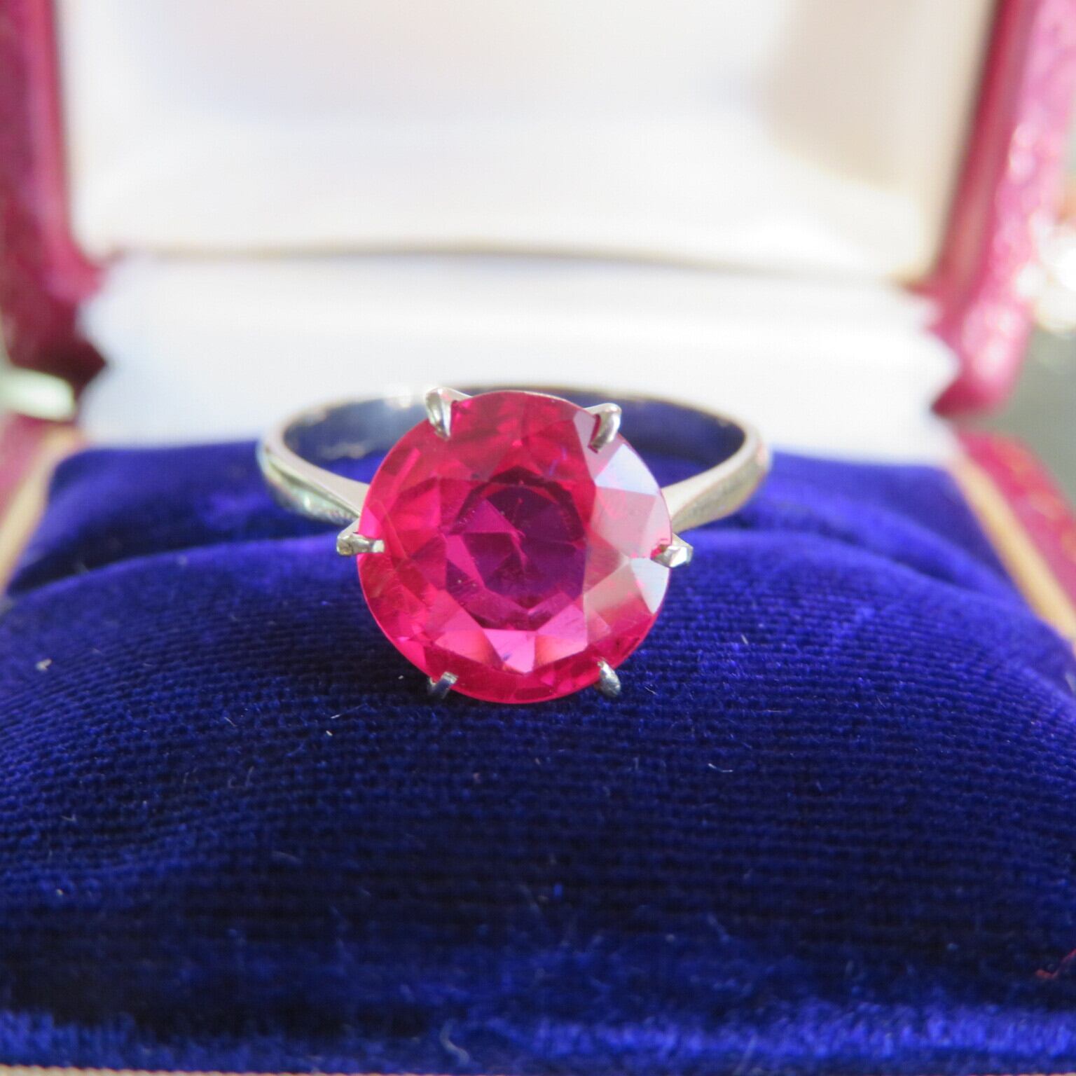 ヴィンテージ  サンプラチナ合成ルビーのリング