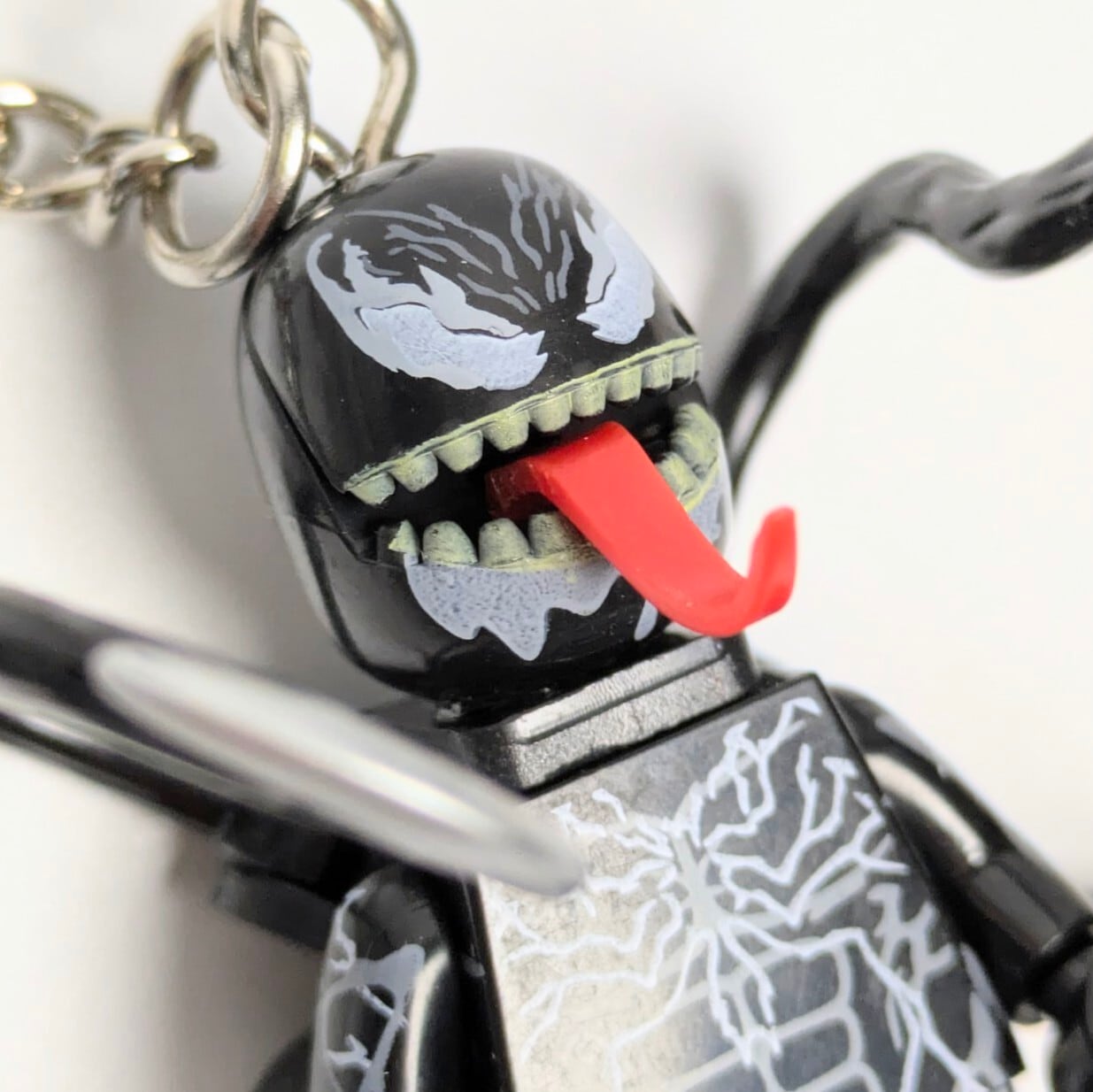 2026年5月下旬再入荷予定！【ブロックフィギュアキーホルダー】 VENOM