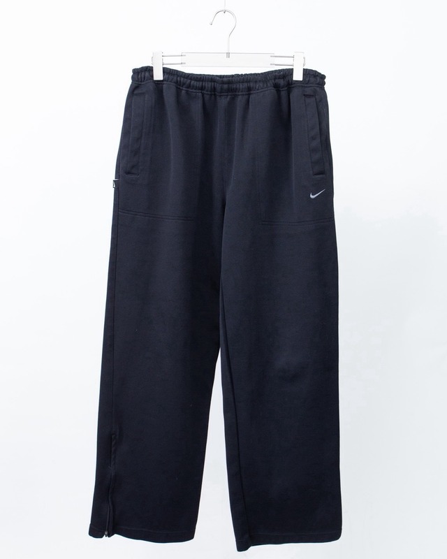 "NIKE"baggy silhouette track trousers