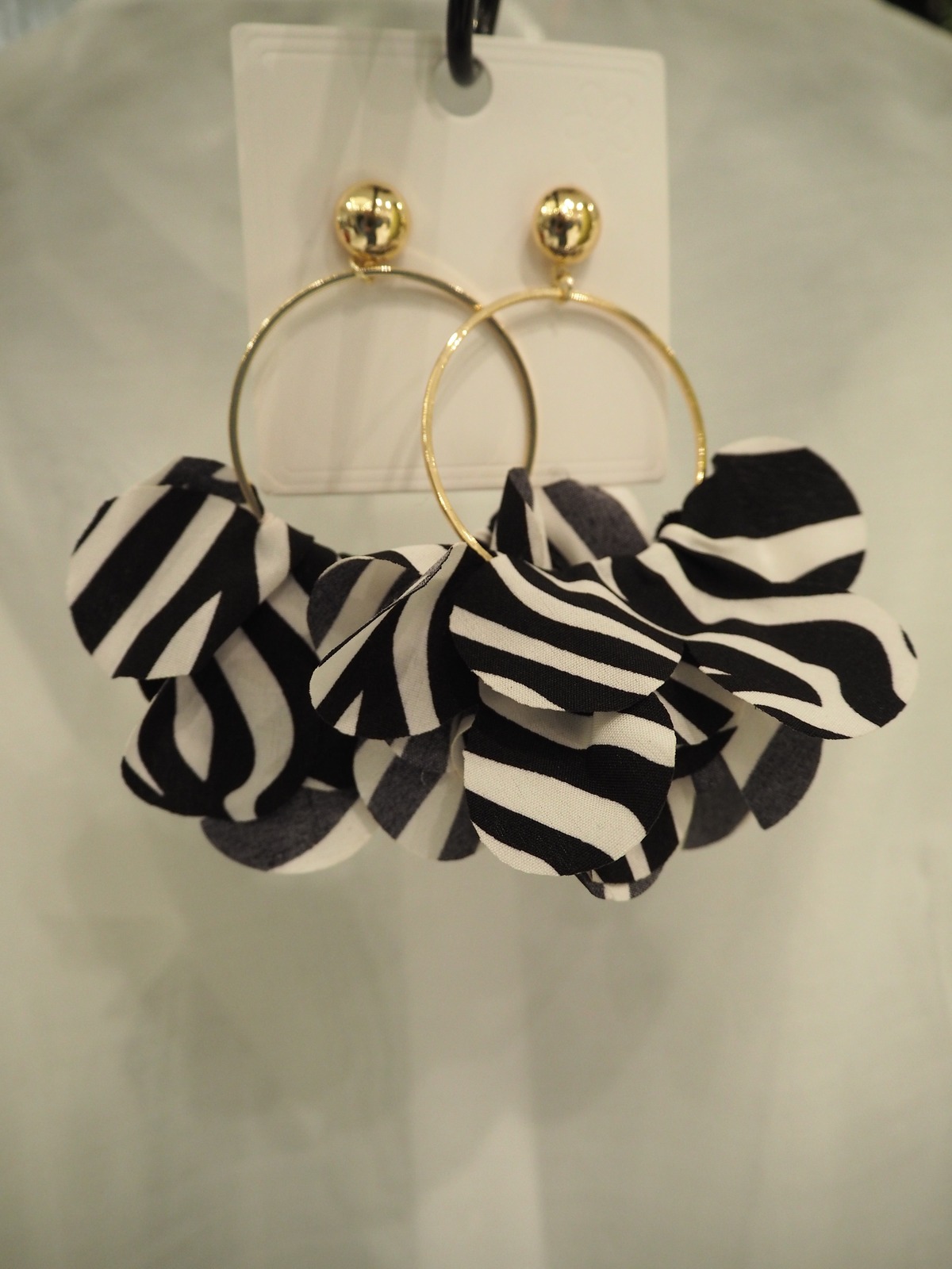 pierce accessory gold zebra bi-color ピアス アクセサリー ゴールド 