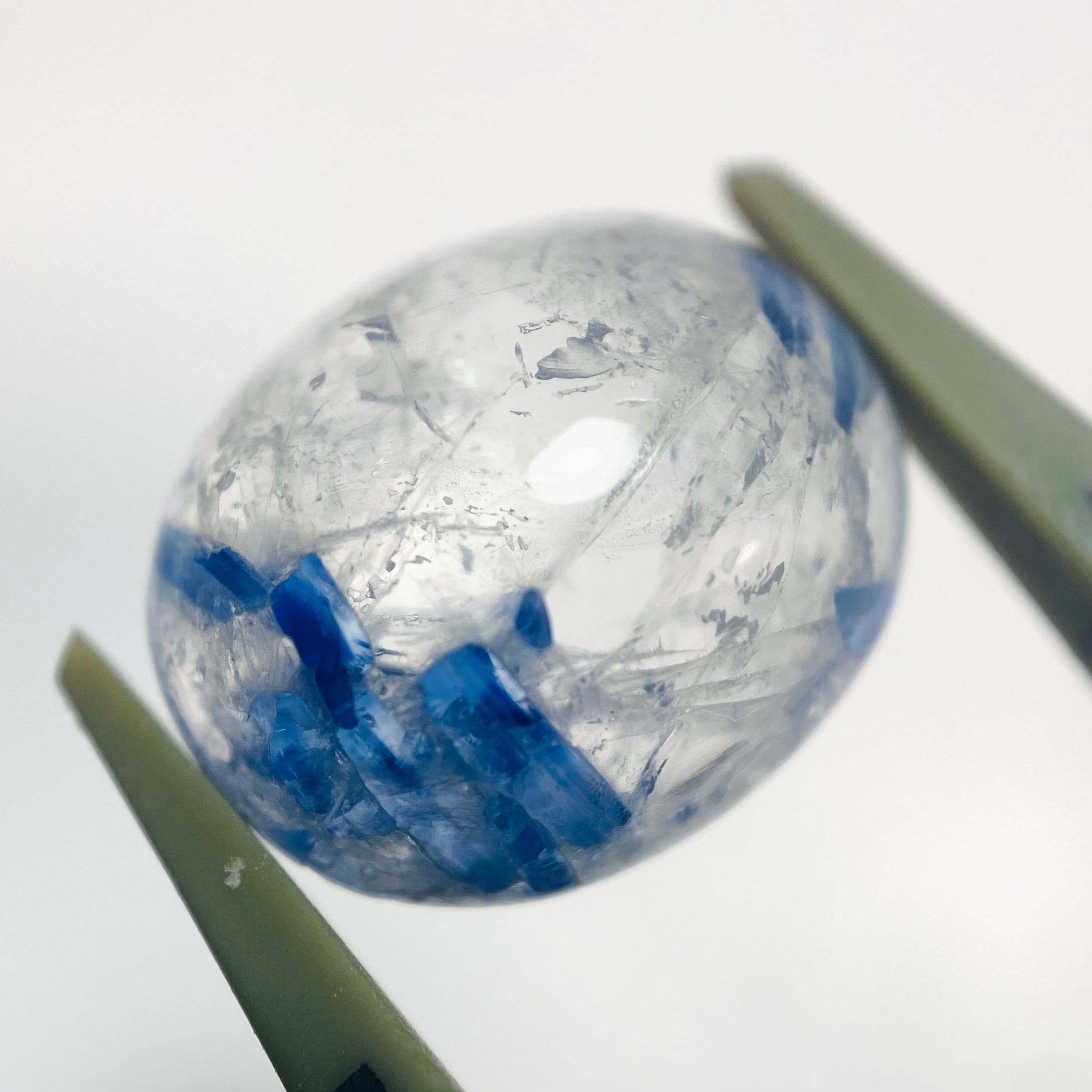 ツーソン初発見 カイヤナイトインクオーツ