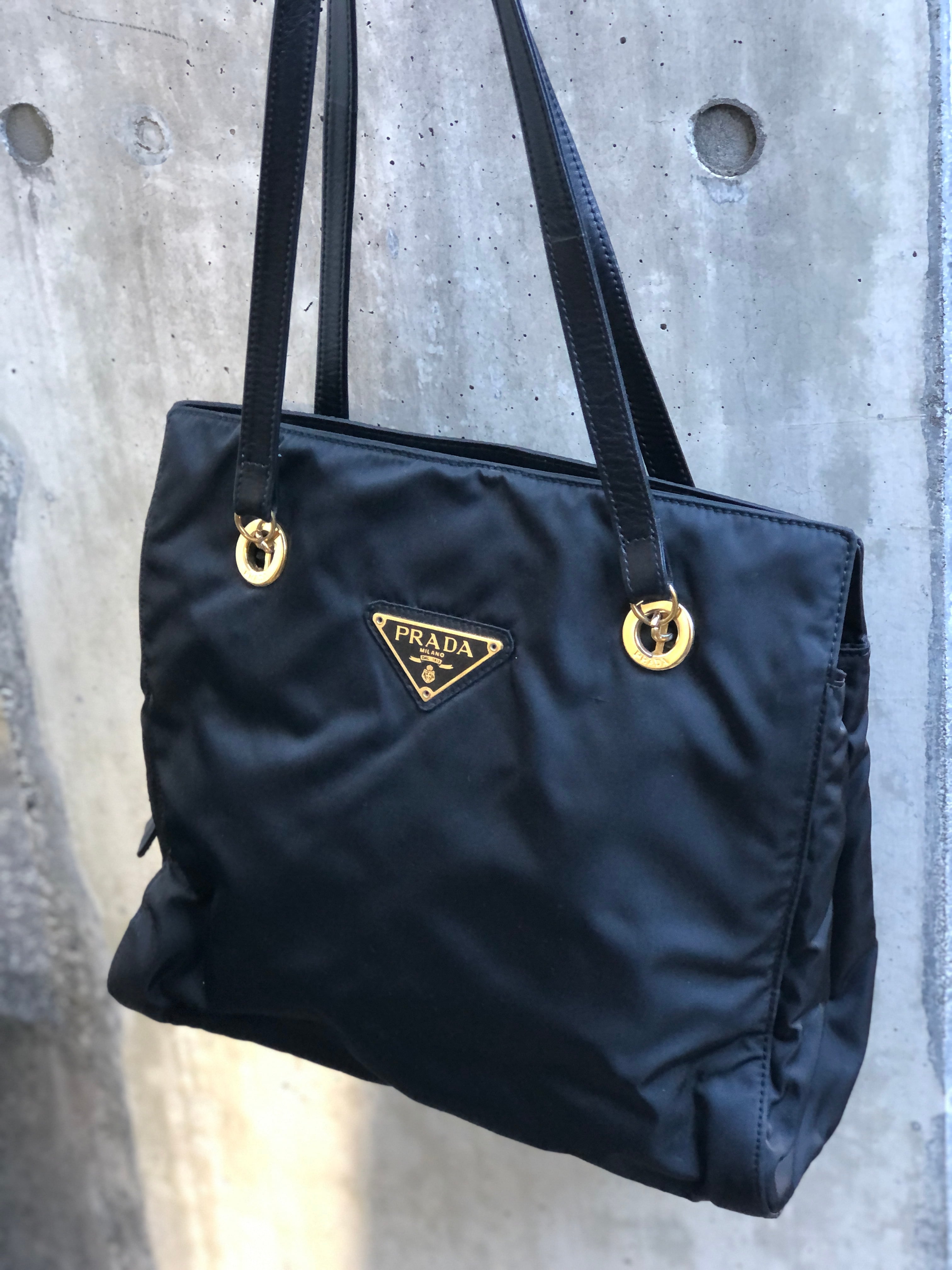 PRADA 　プラダ　トライアングルロゴ　ナイロン　スクエア　チェーン　ショルダーバッグ　ブラック　vintage　ヴィンテージ　オールド　 7y76mg | VintageShop solo powered by BASE