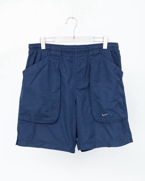 "NIKE" baggy silhouette nylon short trousers