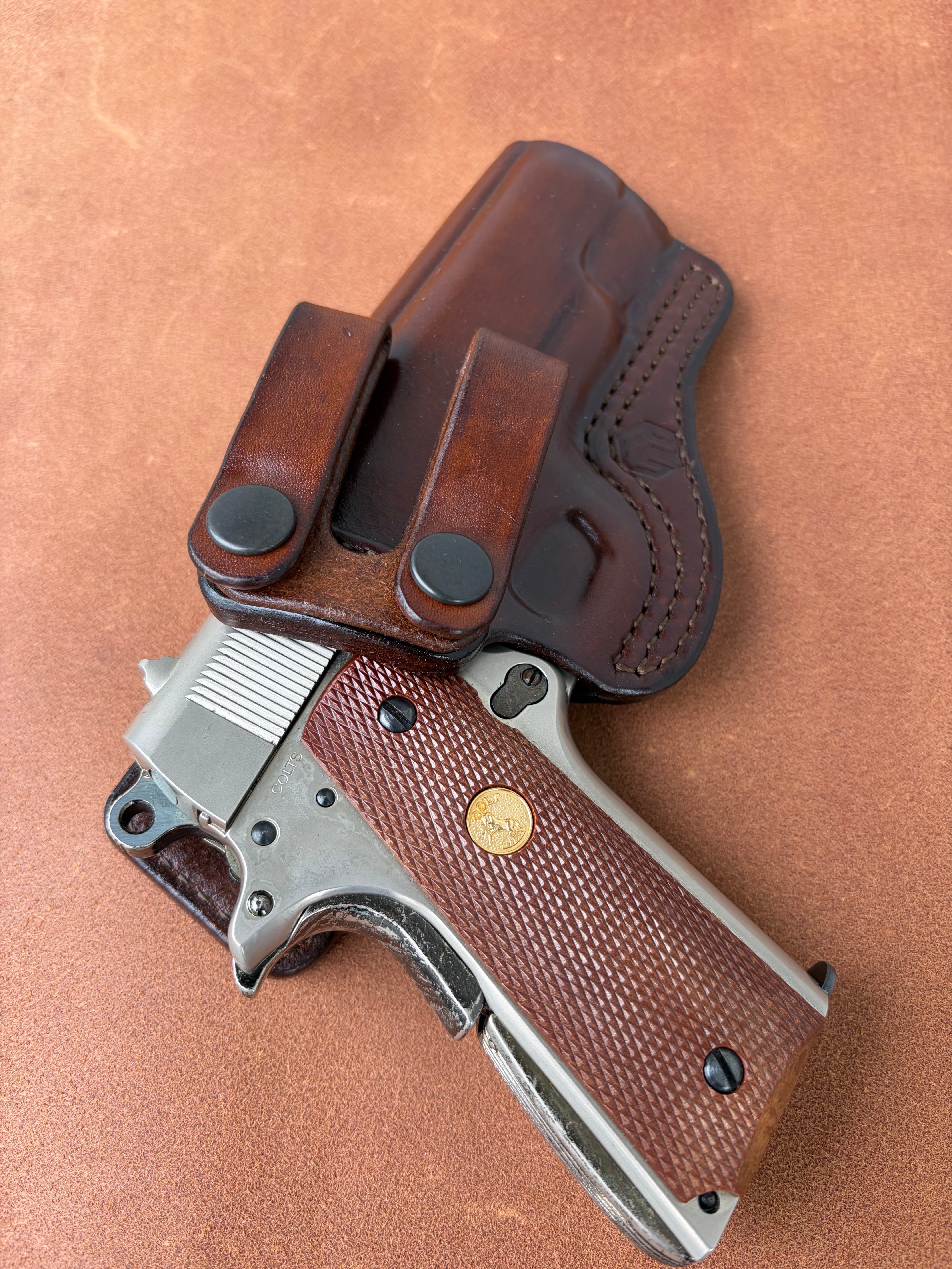 commander inside leather holster | 黒沼興業