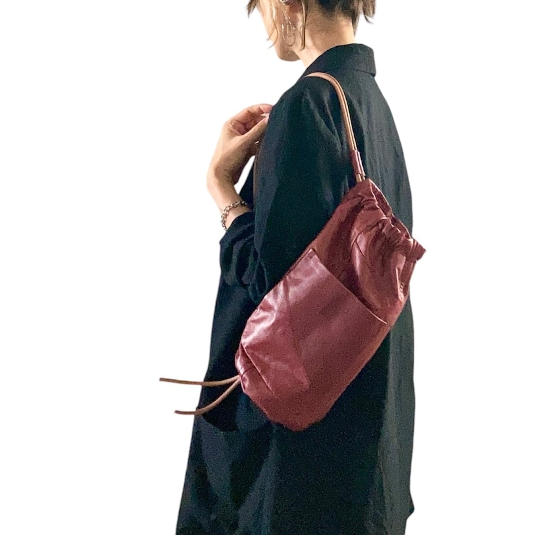 ZOZOTTE リメイク レザー筒型巾着ショルダーバッグ/エンジ