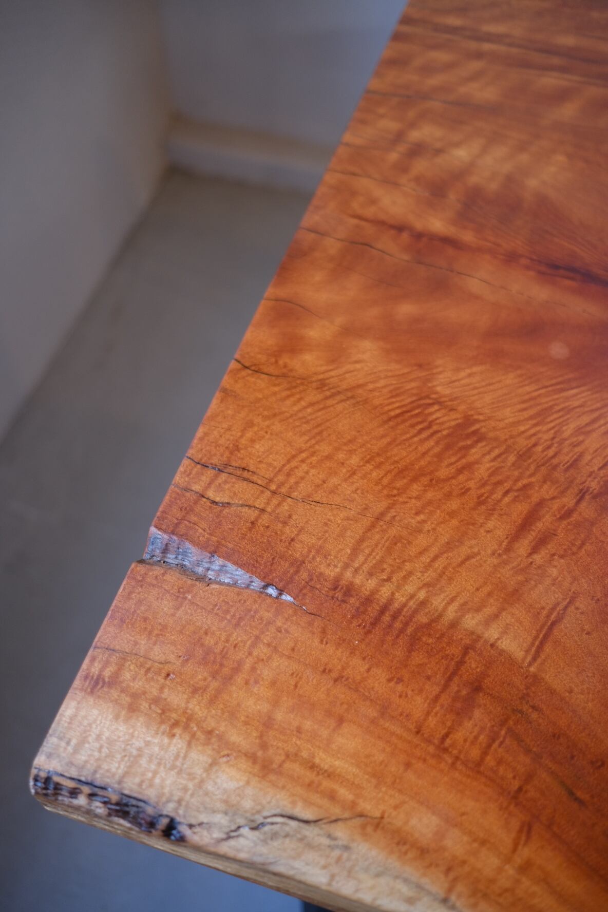 一枚板ダイニングテーブル 鹿子の木 -kagonoki- | TORINOKI FURNITURE