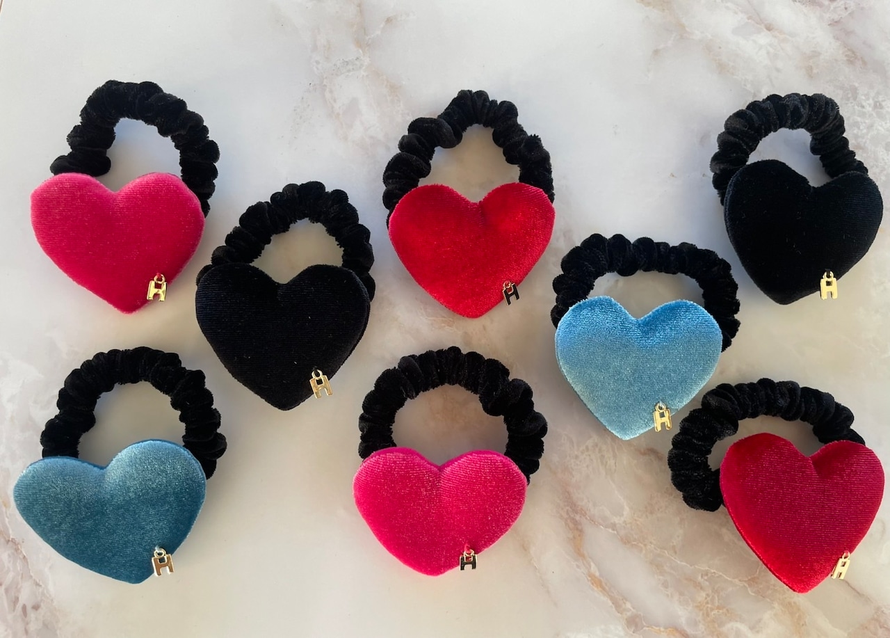 ベロアハートシュシュ