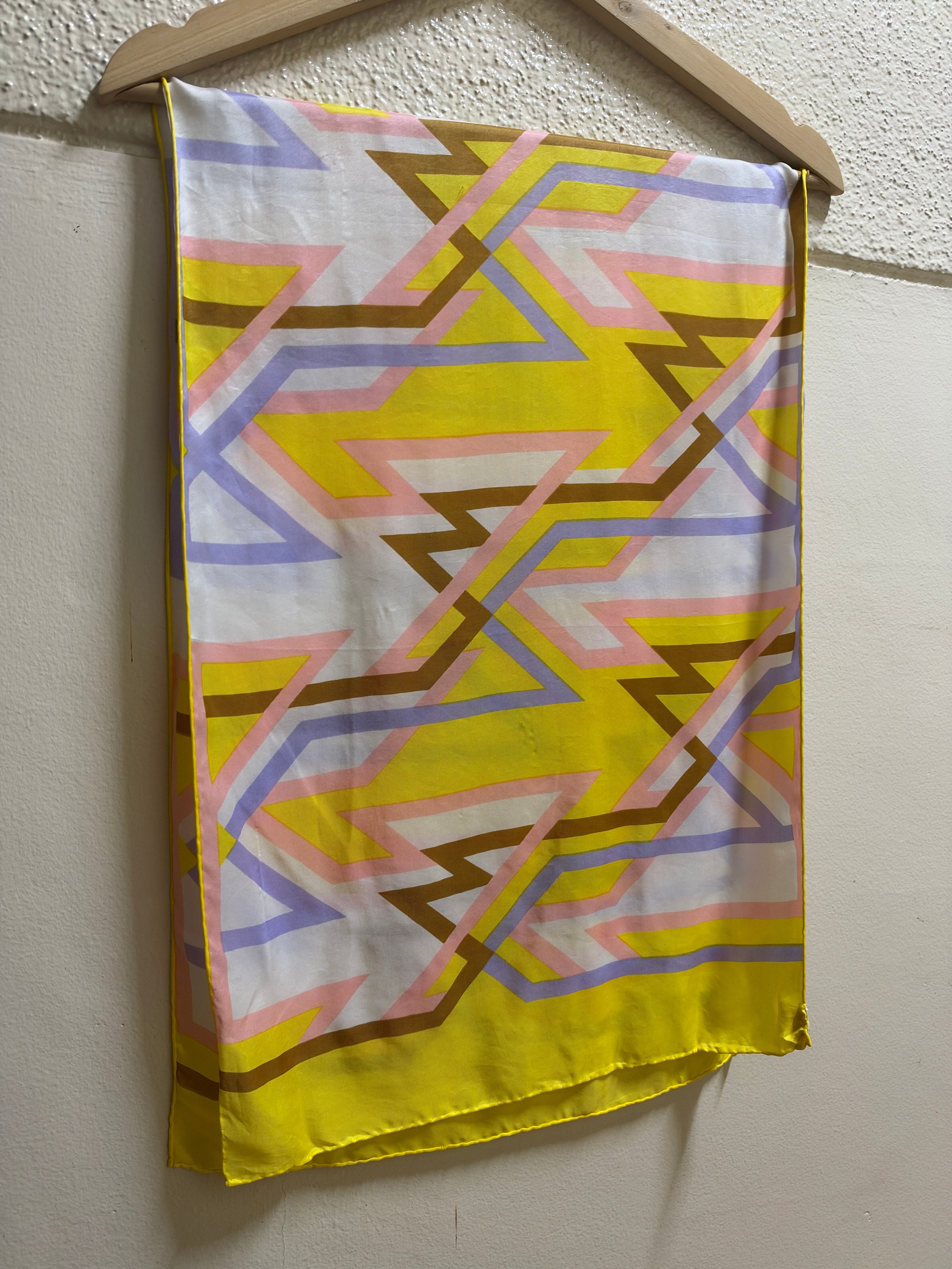 Vintage yellow geometric scarf ( ヴィンテージ イエロー ジオメトリック スカーフ )