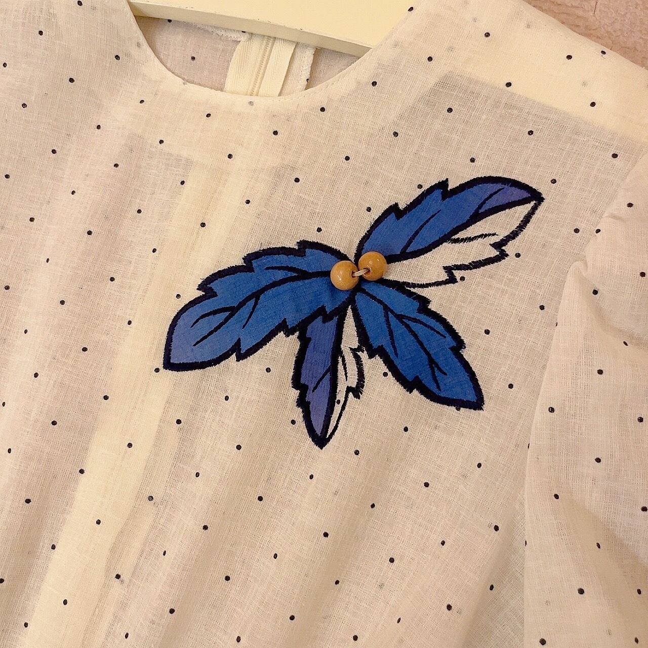 white dot blue leaf one-piece
