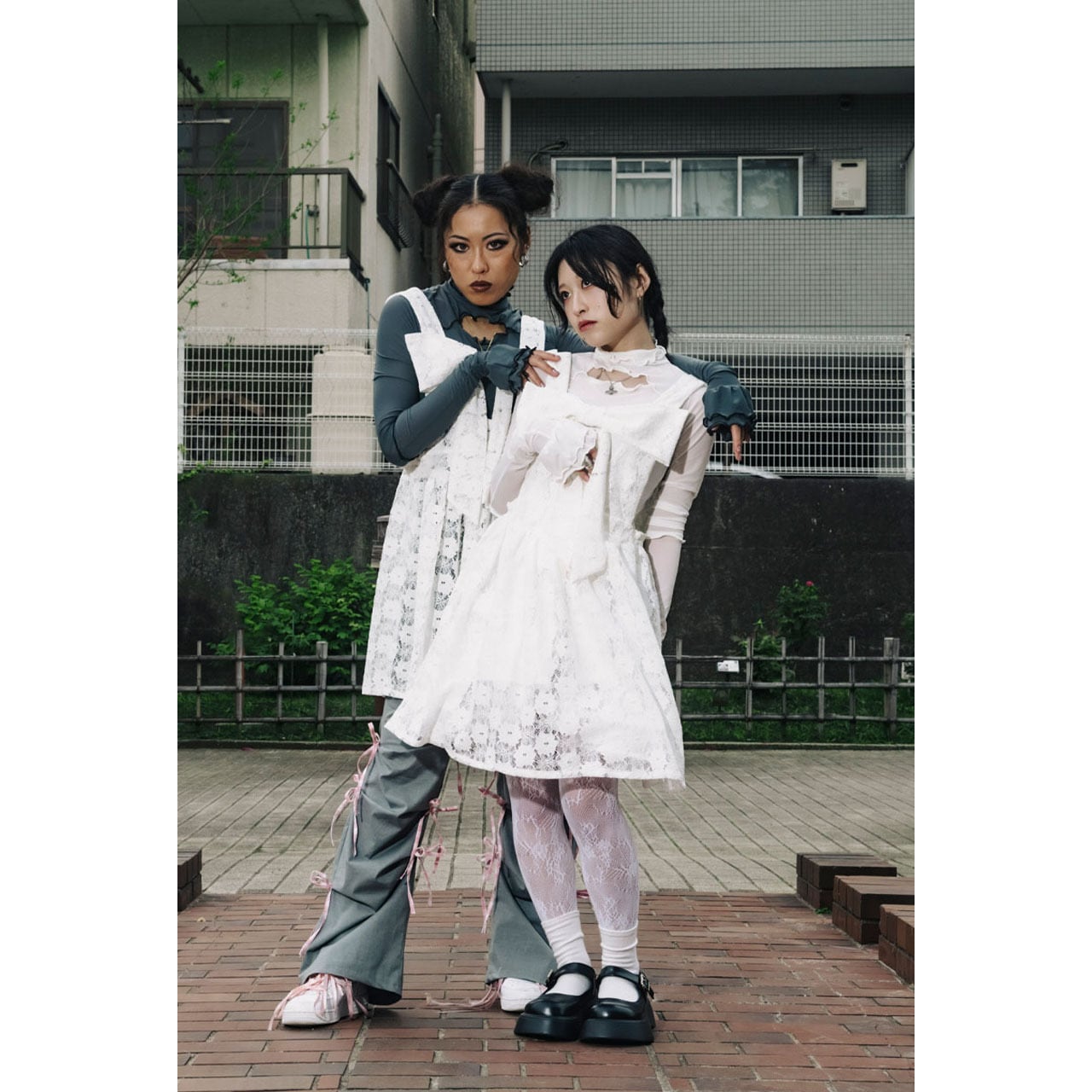 Front ribbon sleeveless onepiece (Flower Lace / Short丈) | roopage