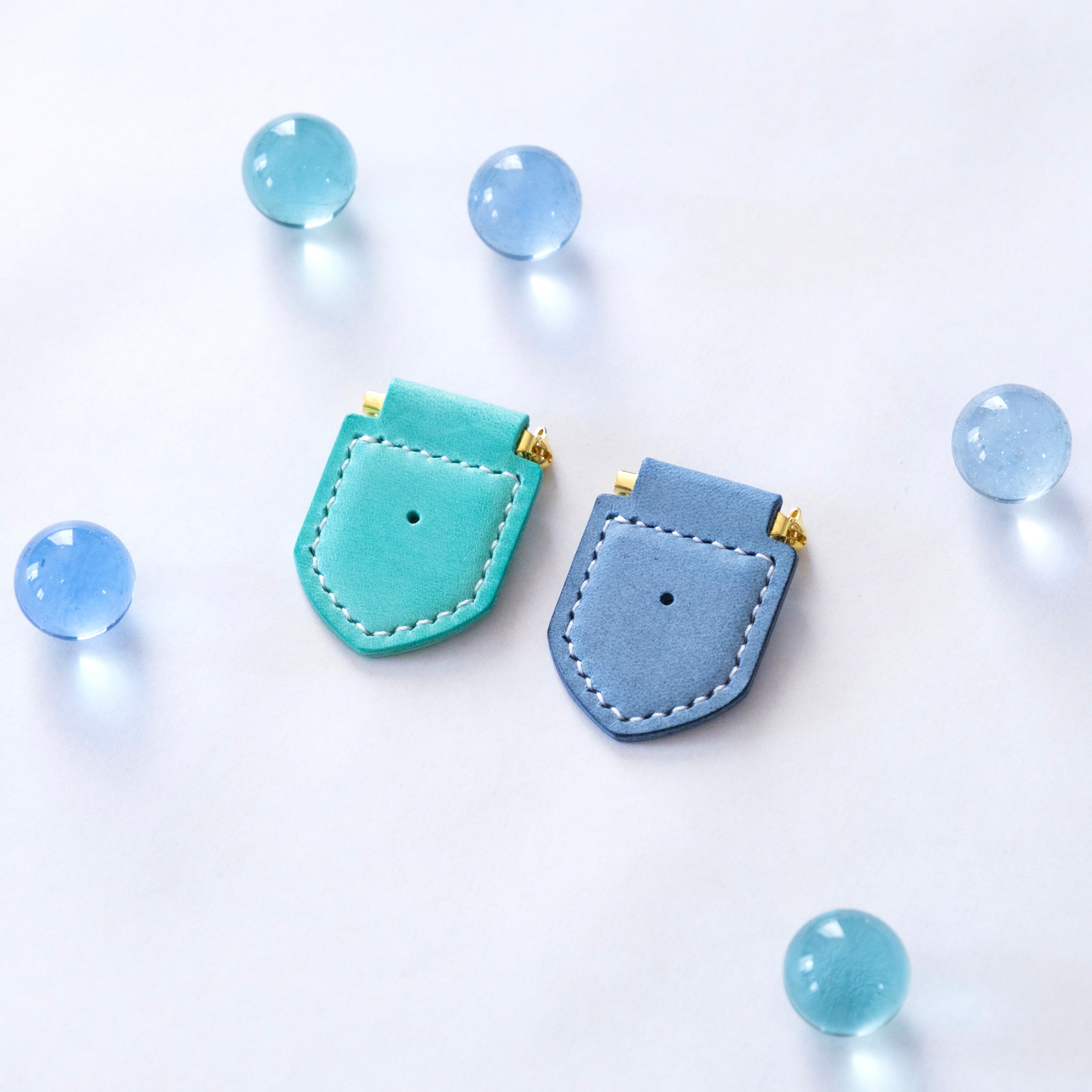 パステルブルー|ソムリエバッジの台布(現行のタイタック式) 台座  ワインエキスパート、SAKE DIPLOMAバッジにも