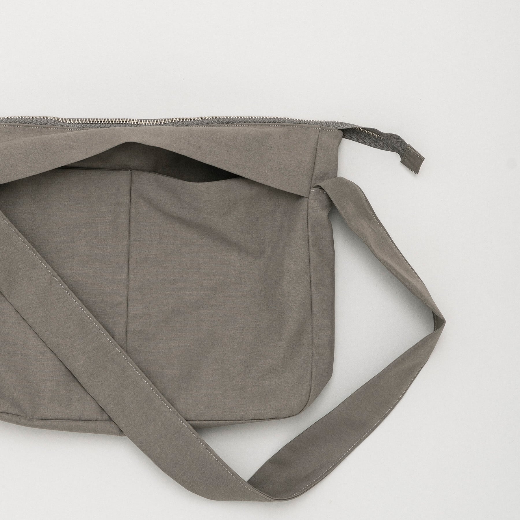 【26SS】Still by hand ショルダーバッグ 26SS》【STILL BY HAND】 NYLON SHOULDER BAG スティルバイハンド