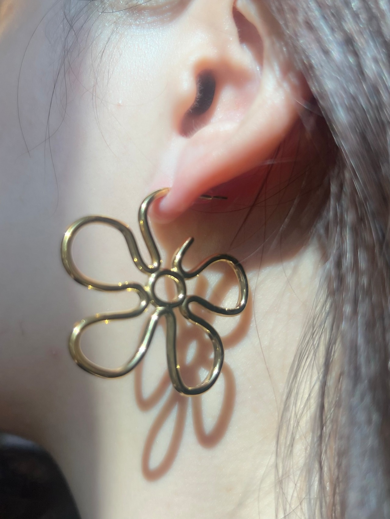 Line flower pierce