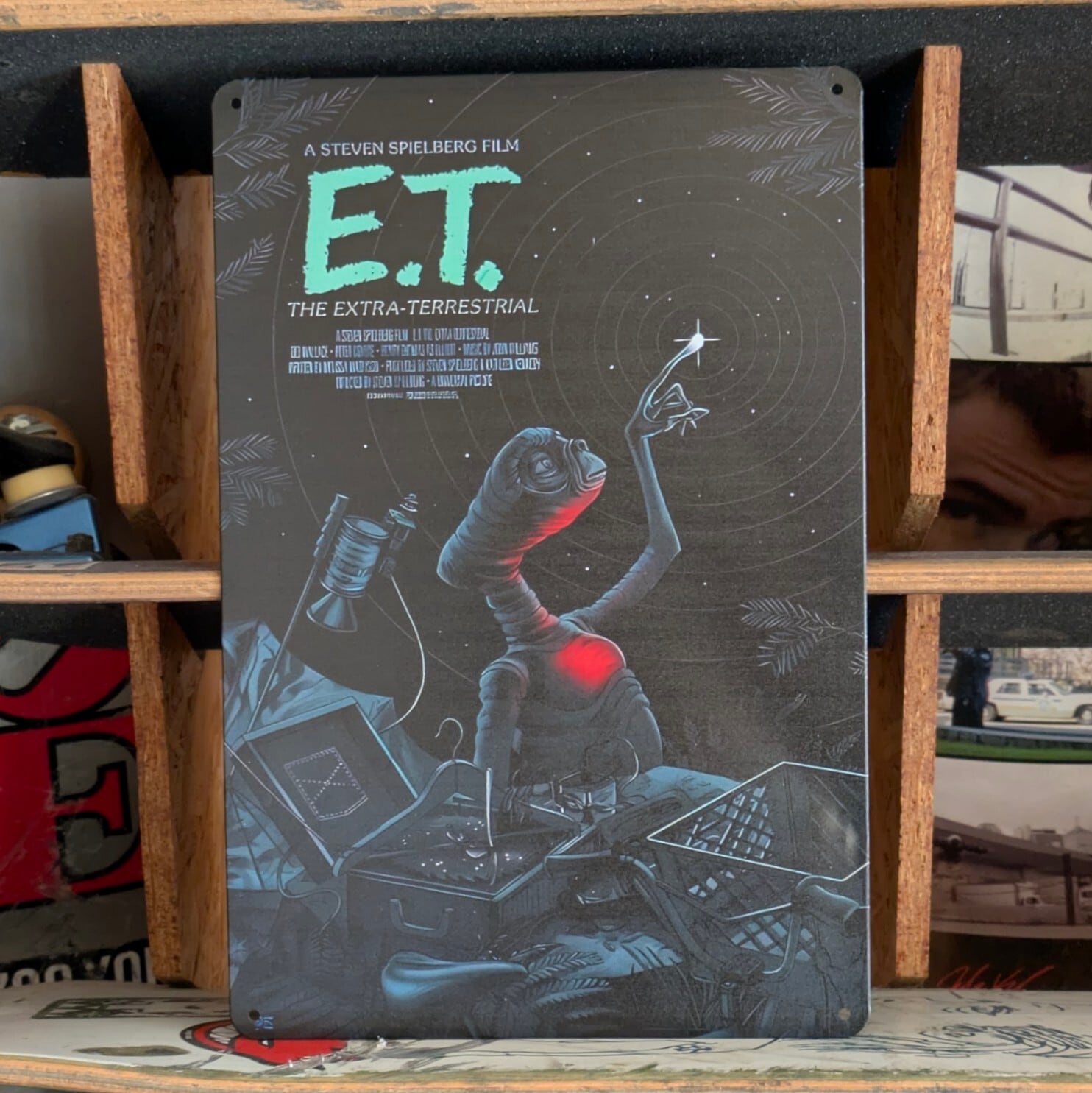 再入荷！送料無料！ちょうどいいブリキ看板 【E.T.】METAL SIGN