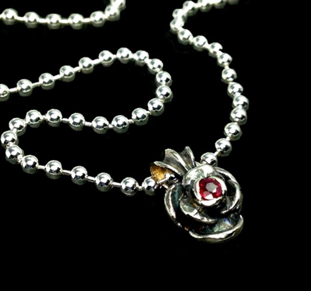 BALL CHAIN [ROSE] w/RUBY in collaboration with SUGIZO / ローズペンダント・スギゾーコラボレーション ルビー