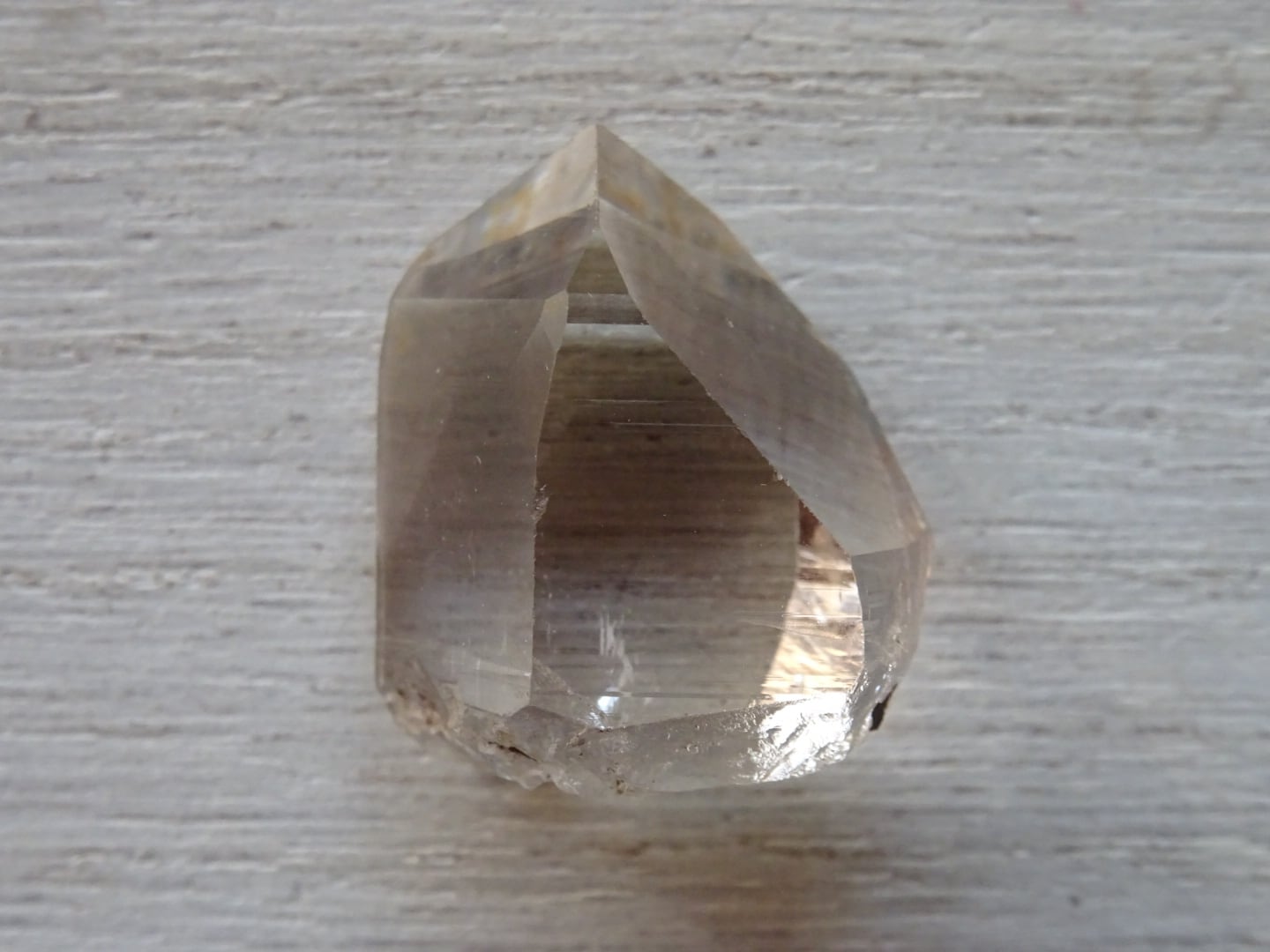 ヒンドゥン産ゴールデンヒーラークリスタル ~黄昏時の水晶~ | 虹石屋 