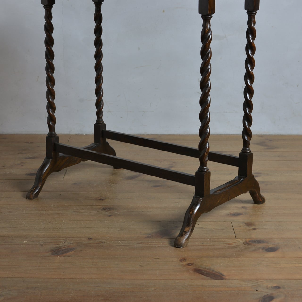 Occasional Table / オケージョナル テーブル 〈サイドテーブル・花台