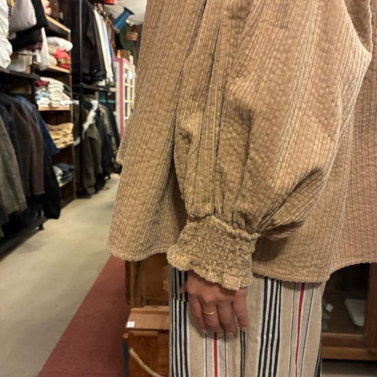 UNIVERSAL TISSU Parent-Child Corduroy Shirred Blouse, Beige/Brown, Long Sleeve Blouse, Balloon Sleeves, Oversized