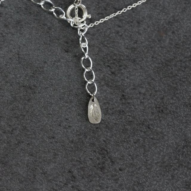 Small Swing Feather Necklace