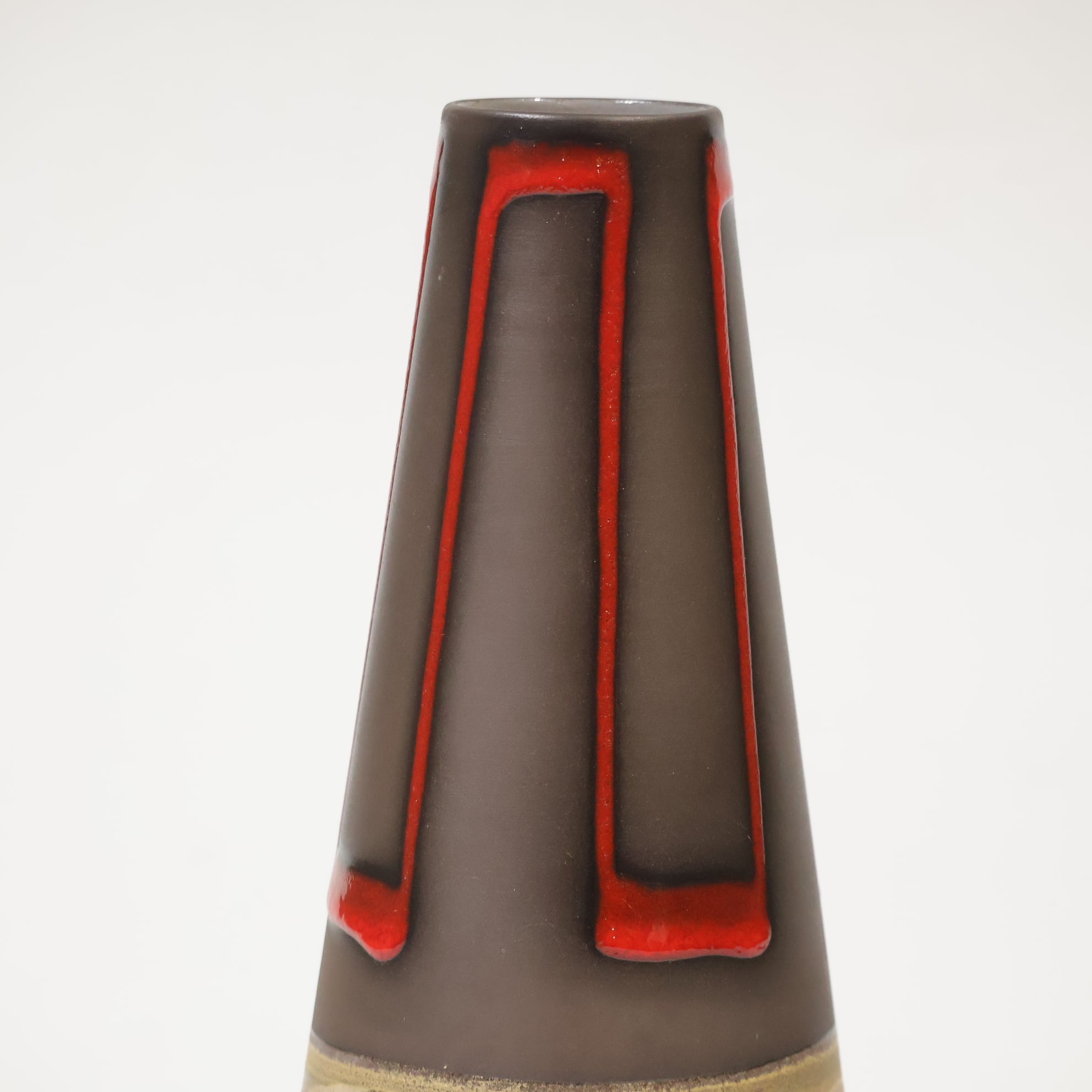 Steuler-- 24.8cm | Fat Lava & German Art Pottery
