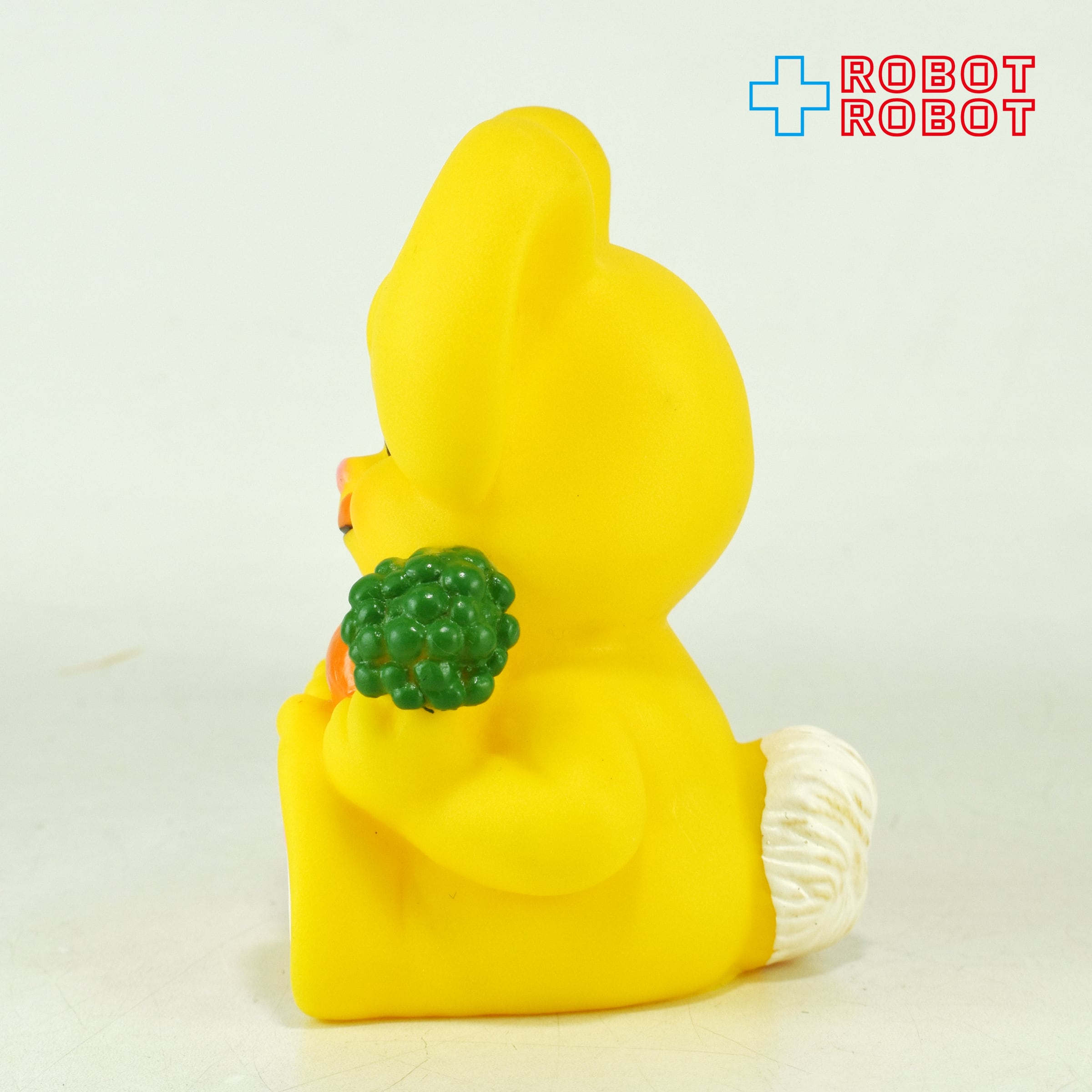 Dakin ニンジンを持った黄色いウサギ ソフビ フィギュア 1975 | ROBOTROBOT