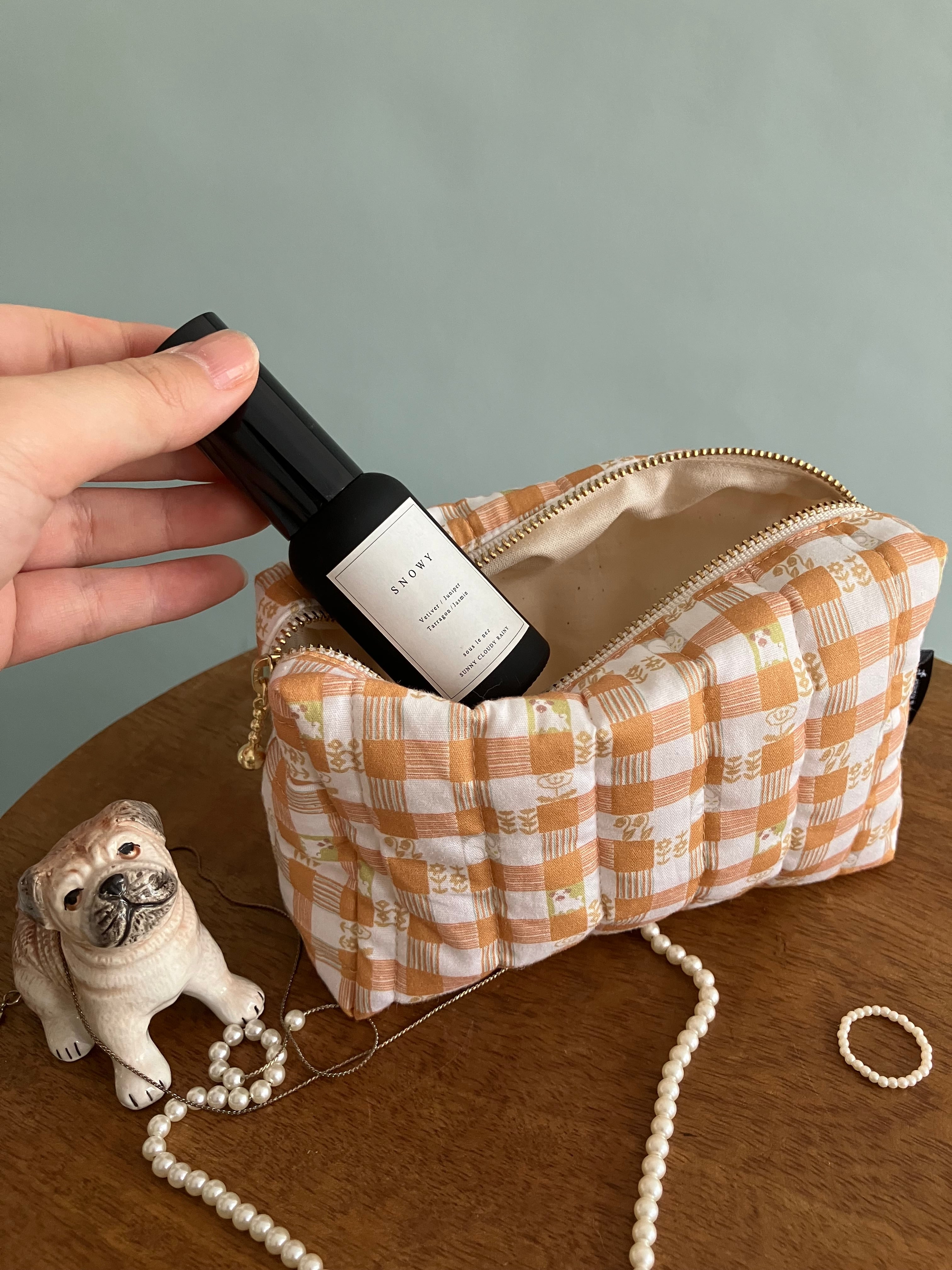 P.CALM ホワイト キルティングポーチ P.CALM ホワイト キルティングポーチ P.CALM ホワイト