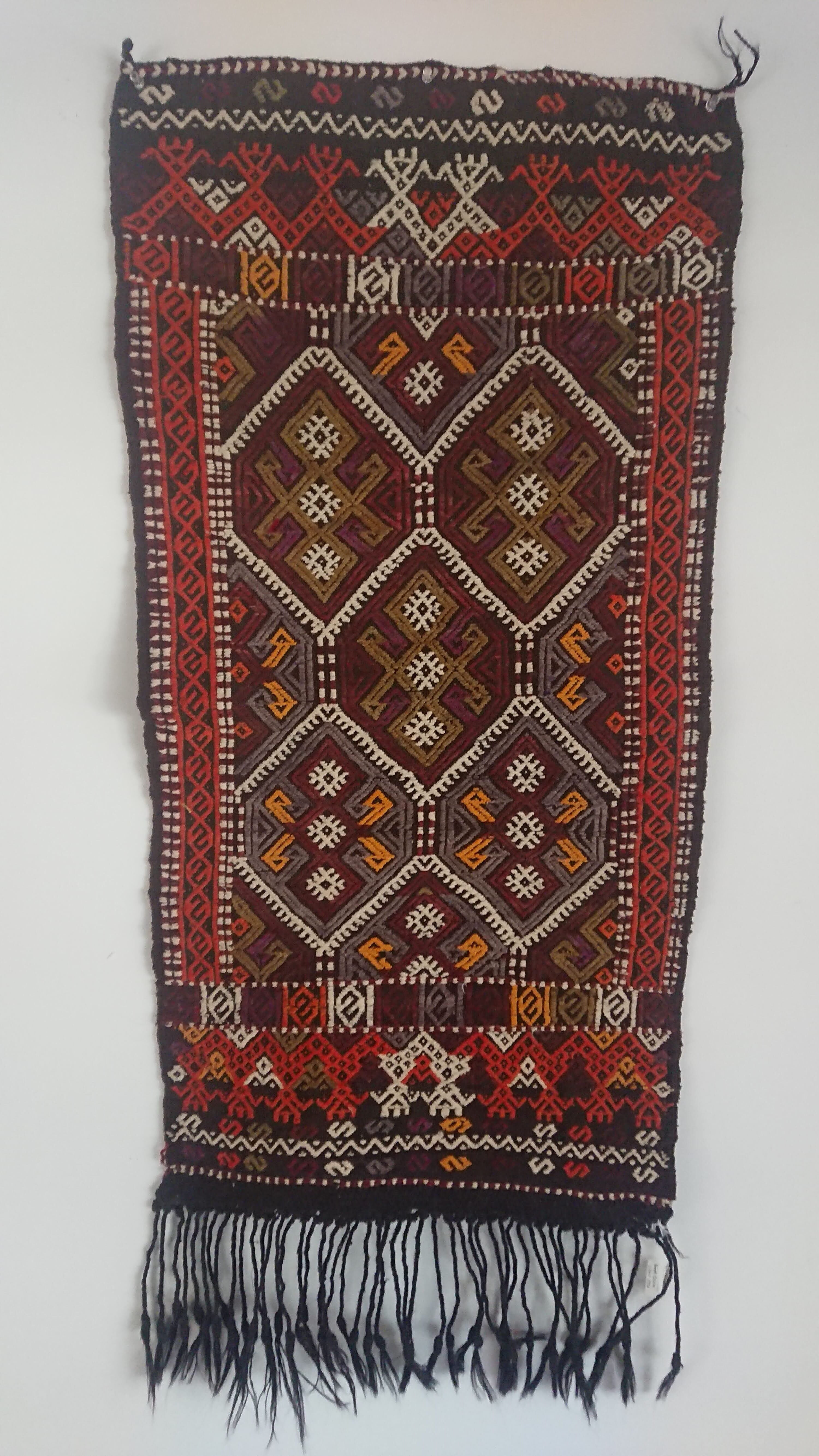 コンヤ ジジム | 草木染キリムRugTime