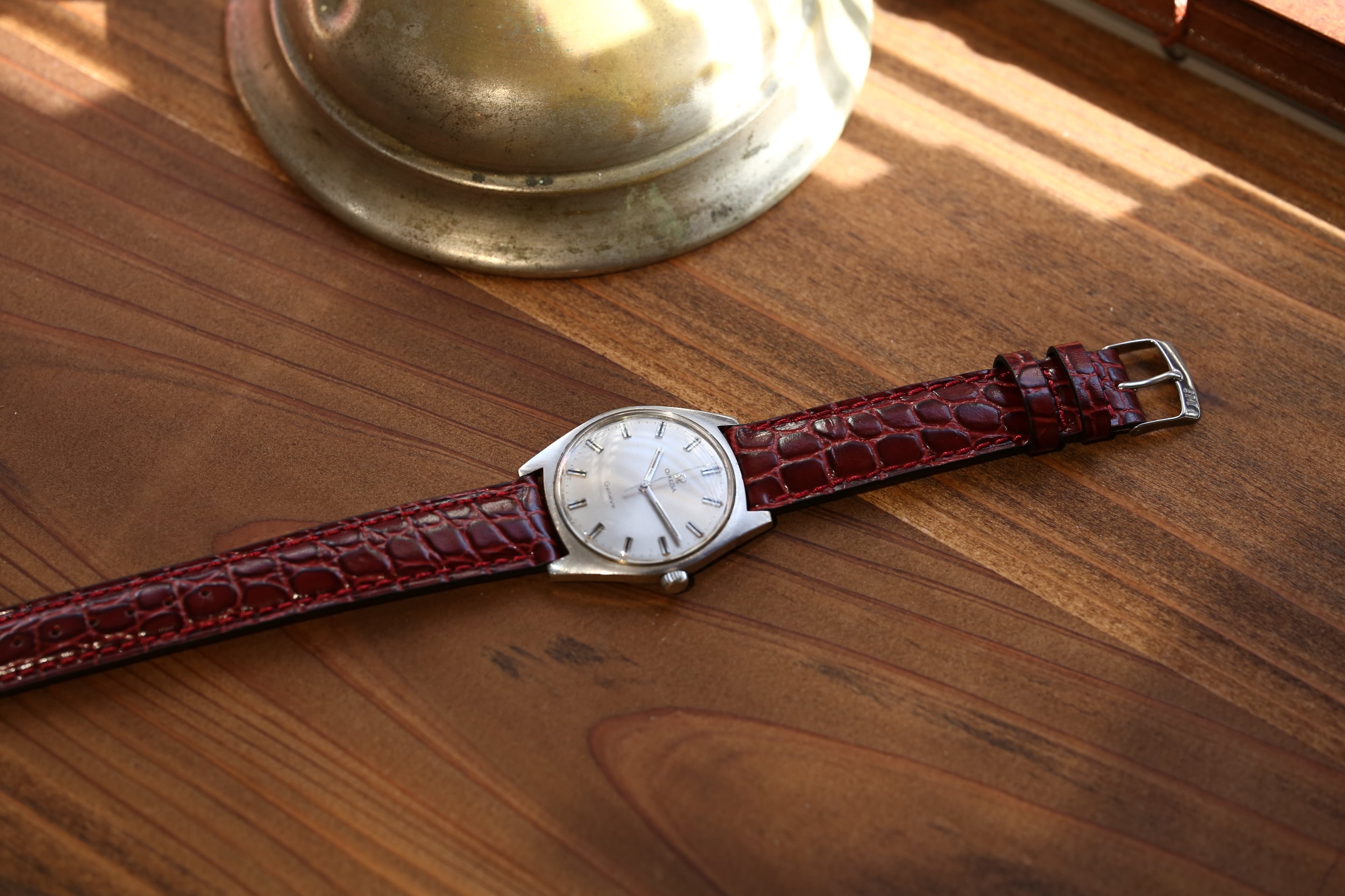 OMEGA】 1970's ジュネーブ トノー型ケース トリチウム仕様 手巻き