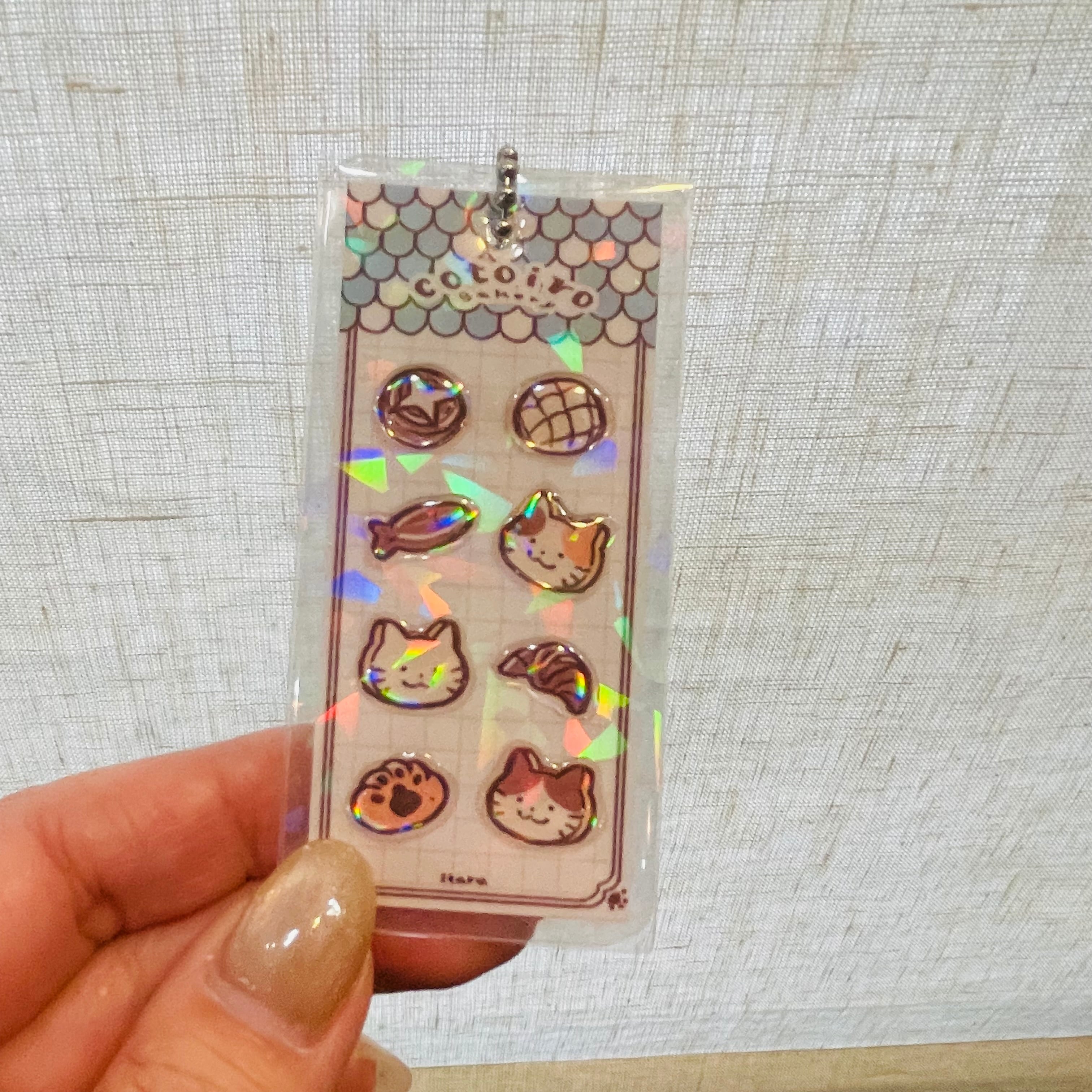 Oコトイロベーカリー｜ぷっくりシール風チャーム｜ 猫雑貨 猫モチーフ 猫グッズ アクセサリー ミニチュア