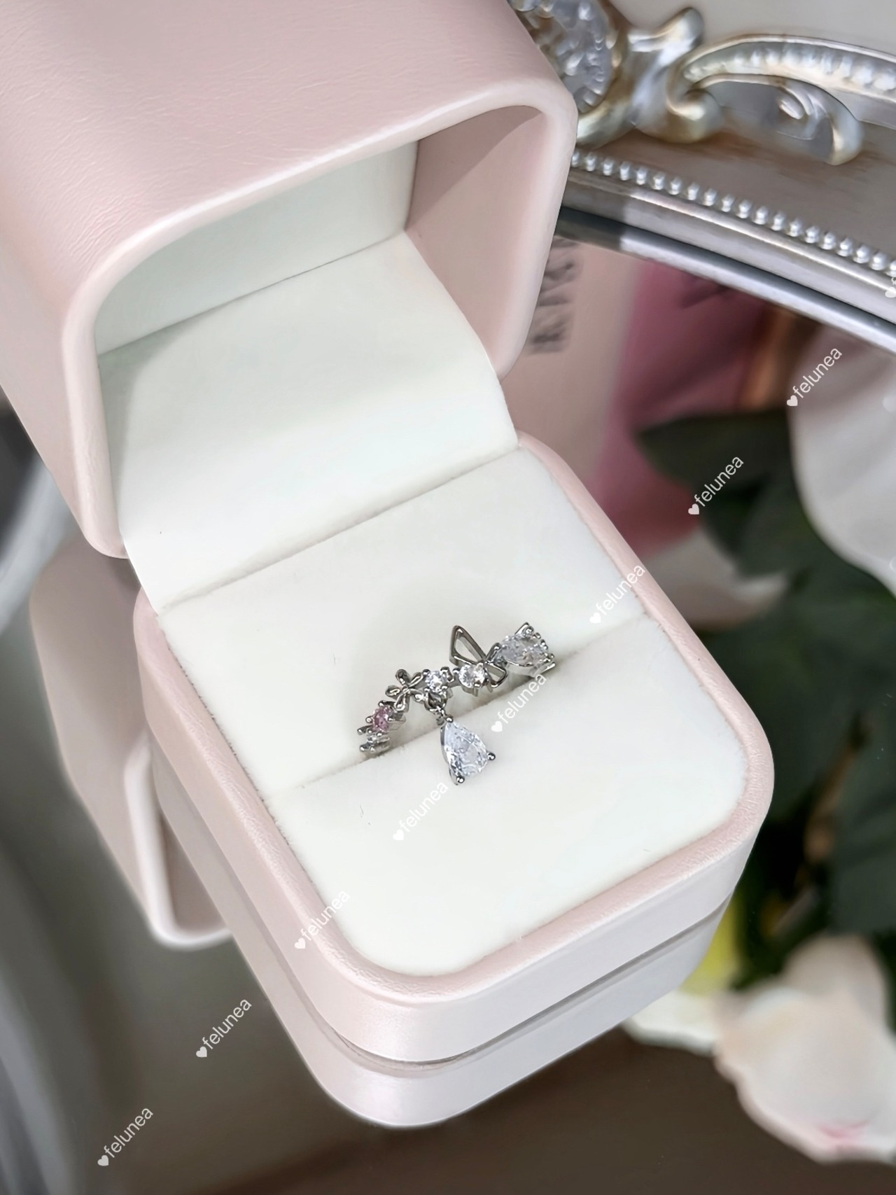 ピアス