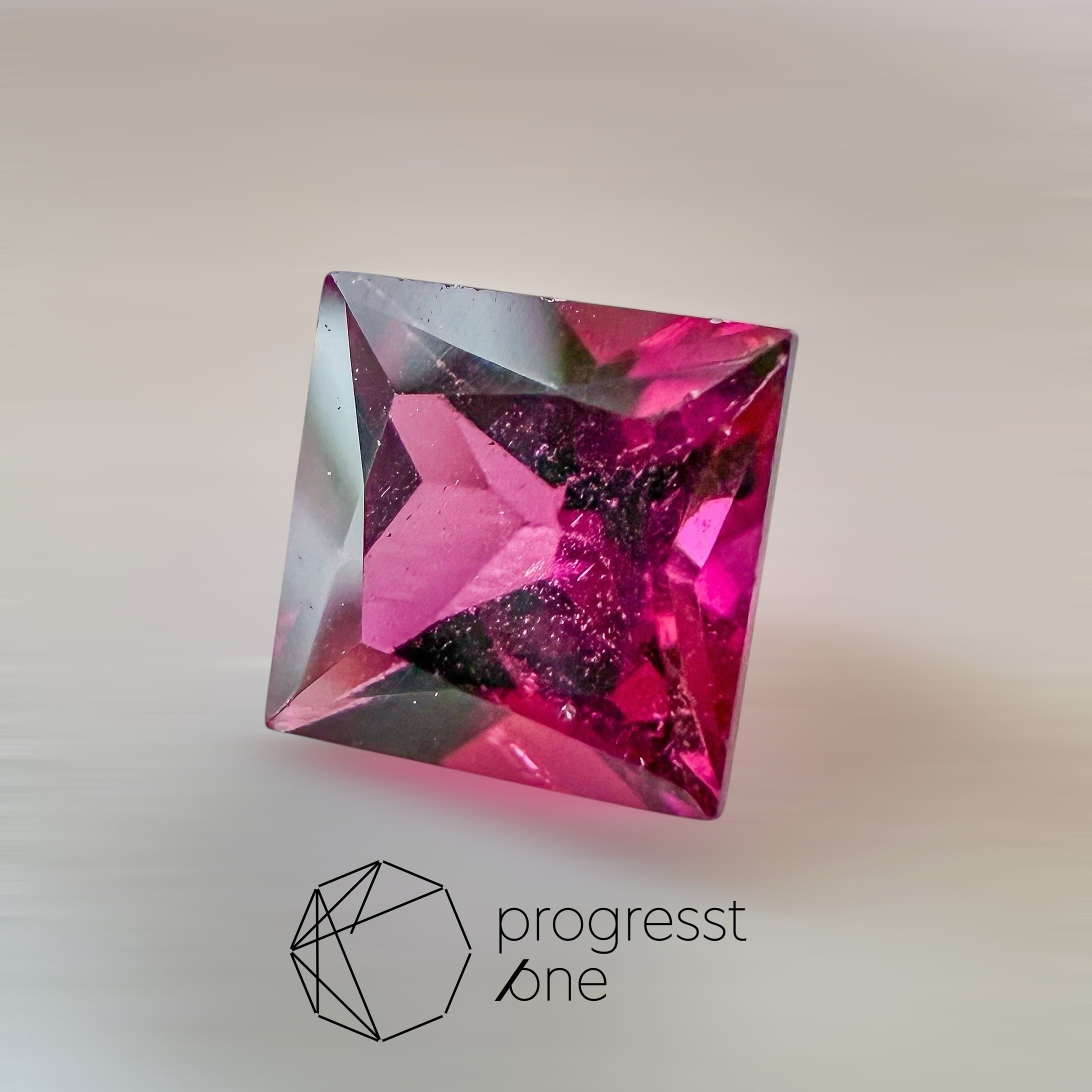 ロードライトガーネット(ｸﾞﾚｰﾌﾟｶﾞｰﾈｯﾄ)0.85ct | progresstone