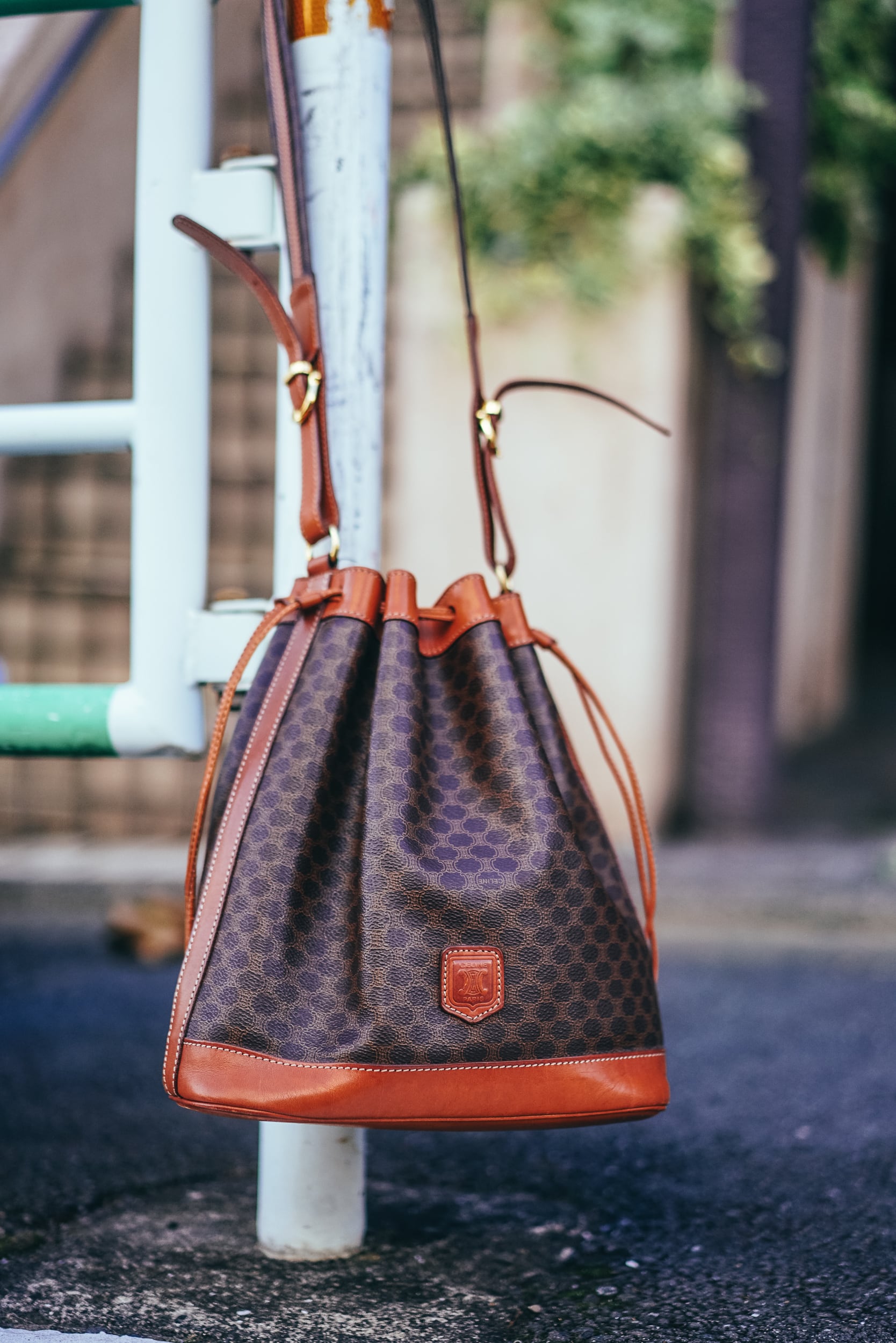 美品✨セリーヌショルダーバッグダブルジップマカダムトリオンフブラウン 