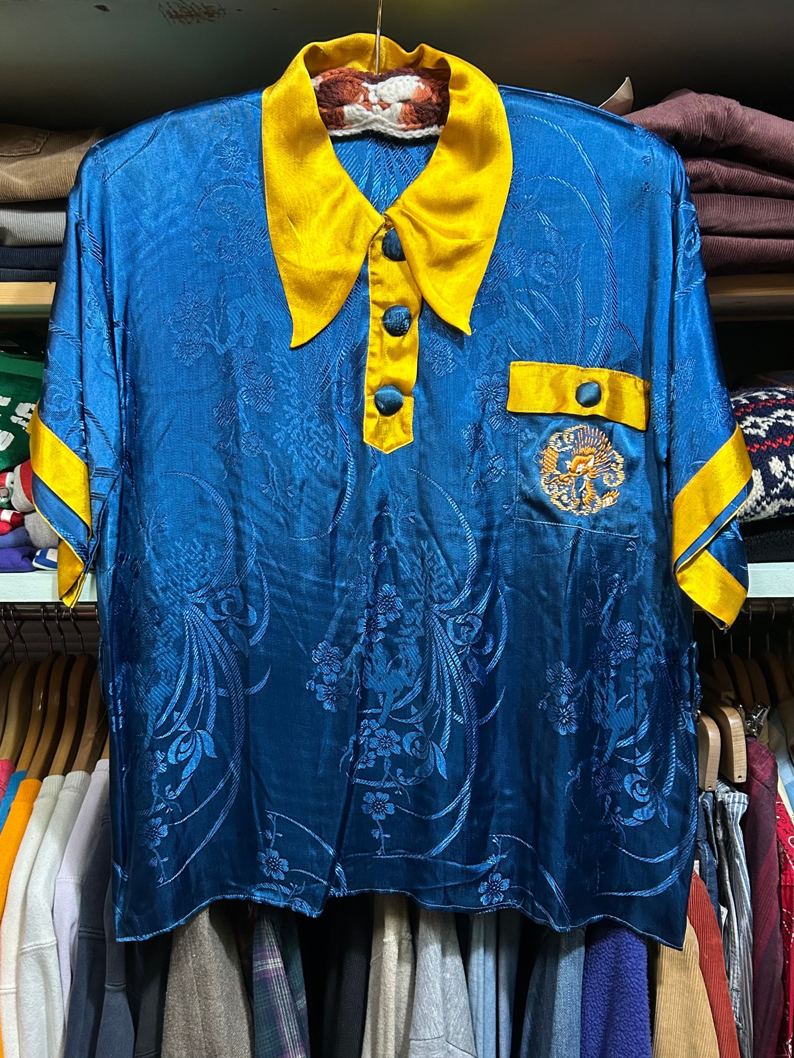 40s 50s VINTAGE SOUVENIR SHITS