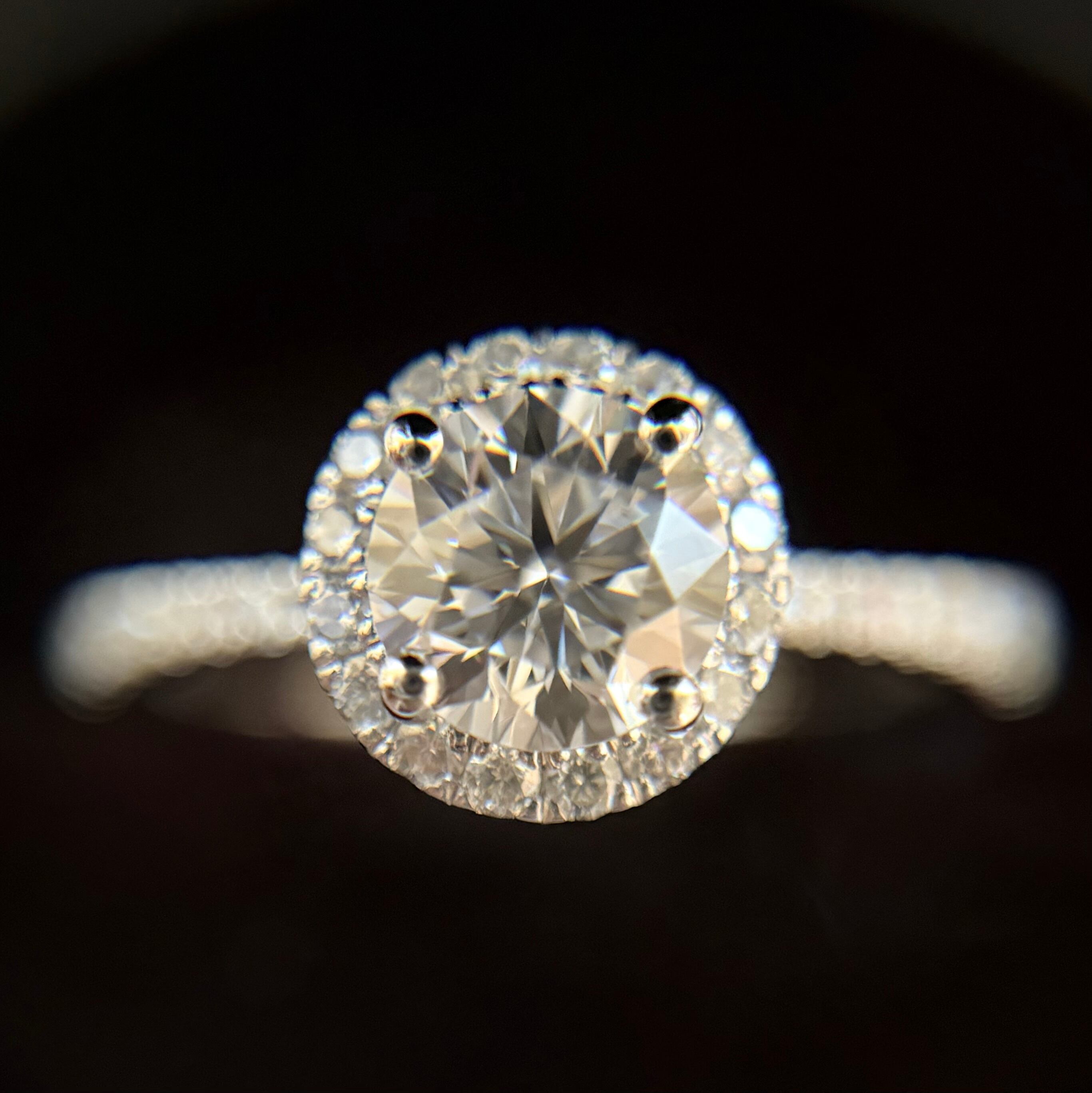 1.0ct モアサナイト ハーフヘイローリング Silver925 プラチナ仕上げ