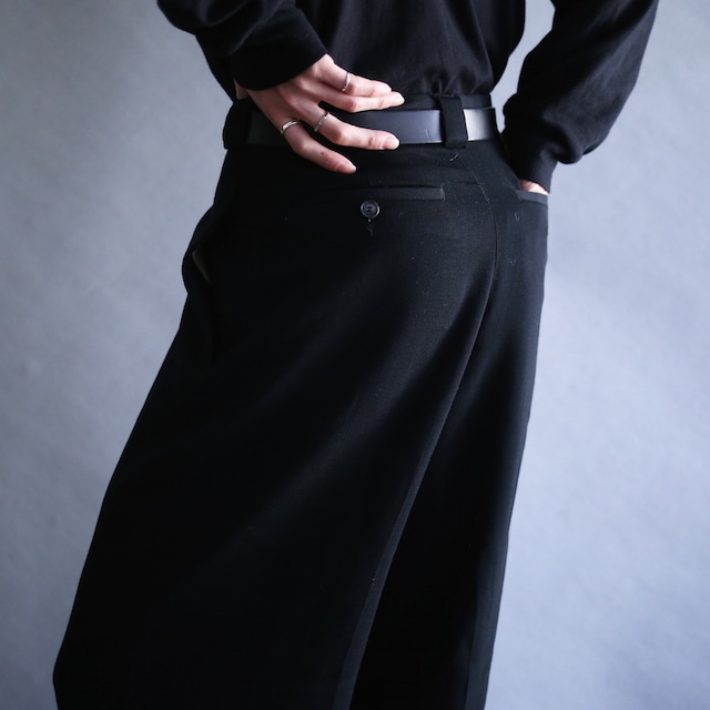 "GIORGIO ARMANI" 2-tuck tapered silhouette black wide slacks（made in italy）