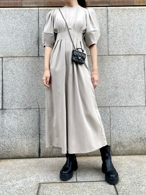 【予約】waist tuck dress / beige (4月中旬発送予定)