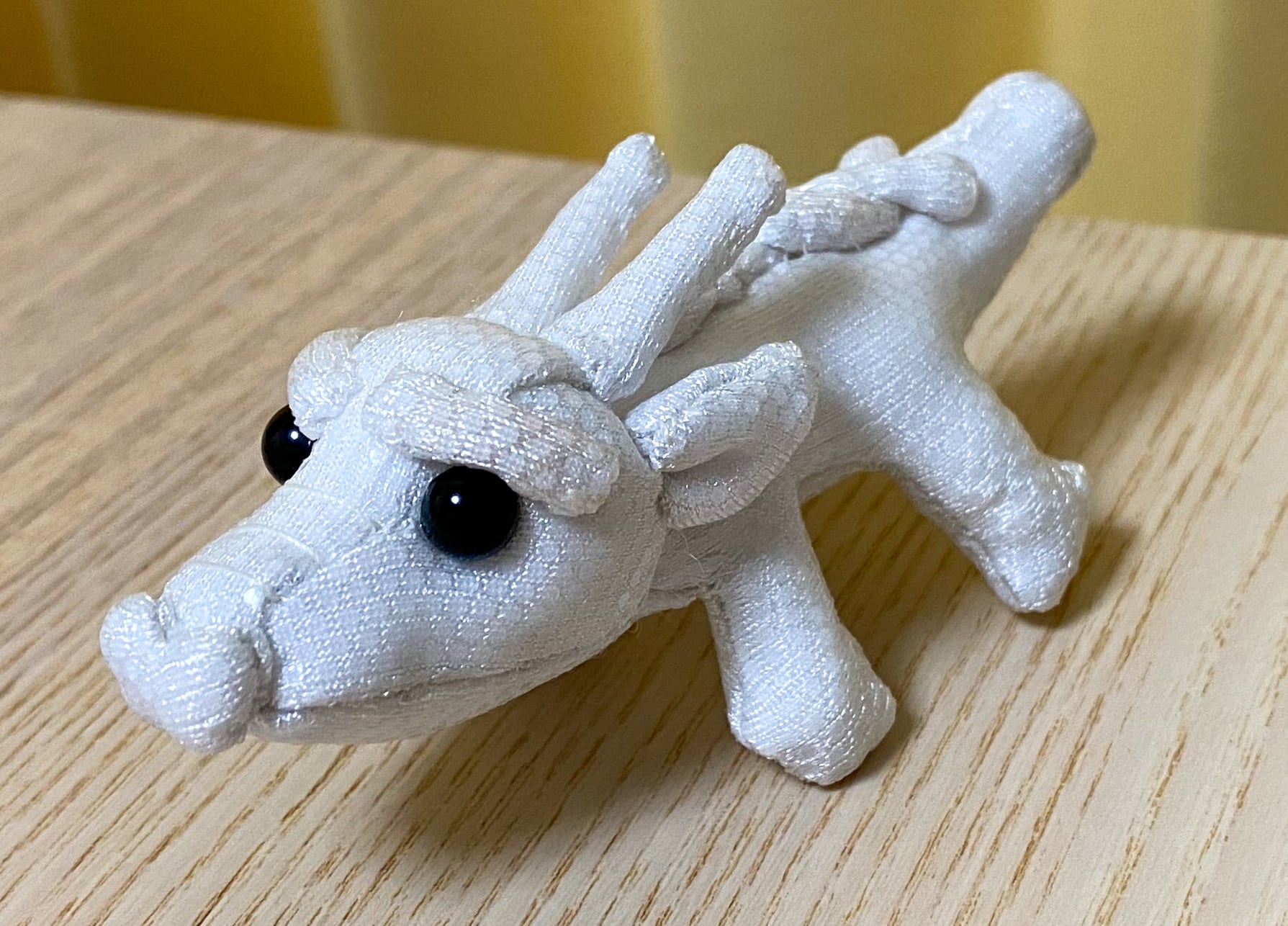 小さい白龍のぬいぐるみ | つくもぐるみの社