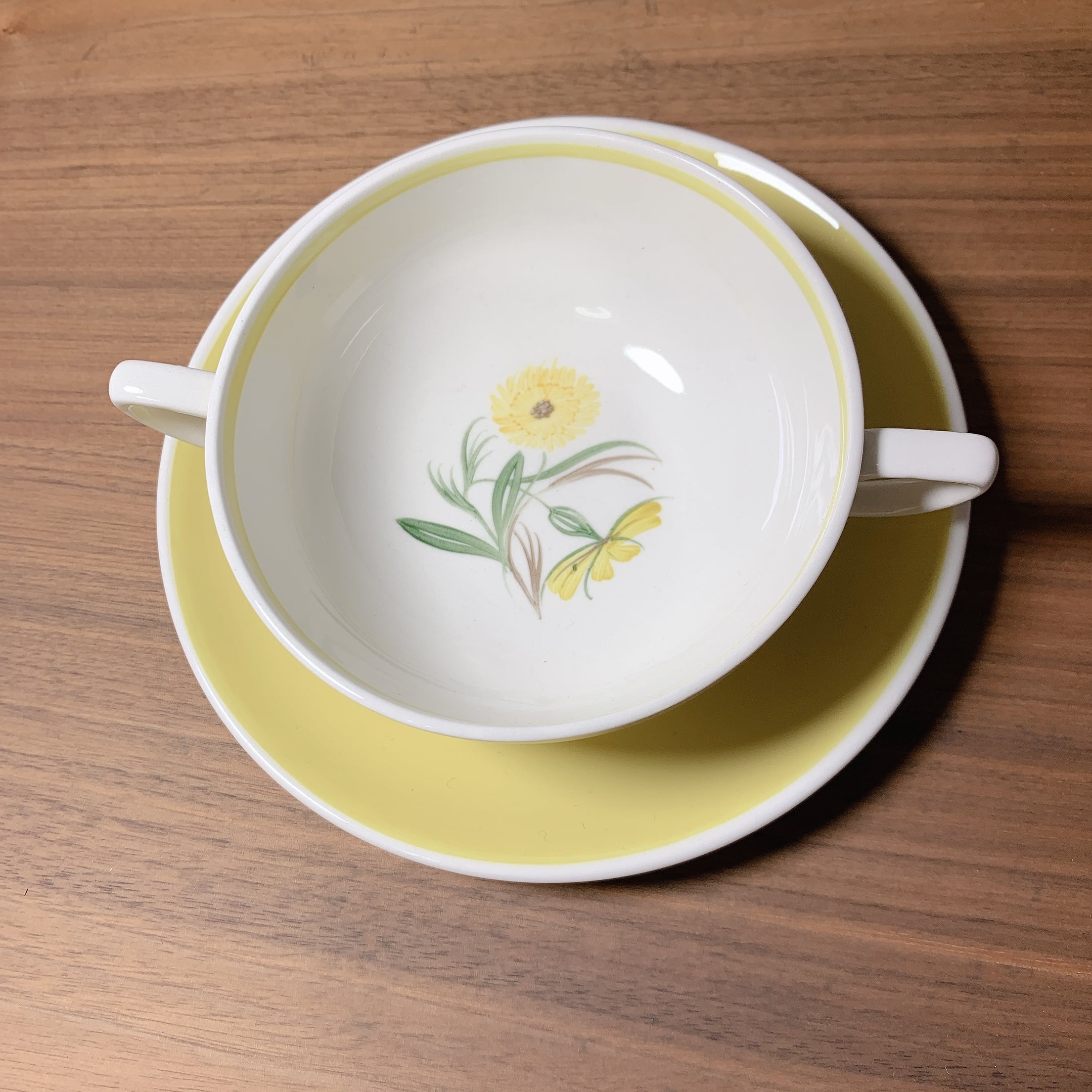 スージークーパー マリーゴールド　２客　カップ&ソーサー クリーマー　シュガーボール スージークーパー(Susie Cooper) マリーゴールド チュリーン