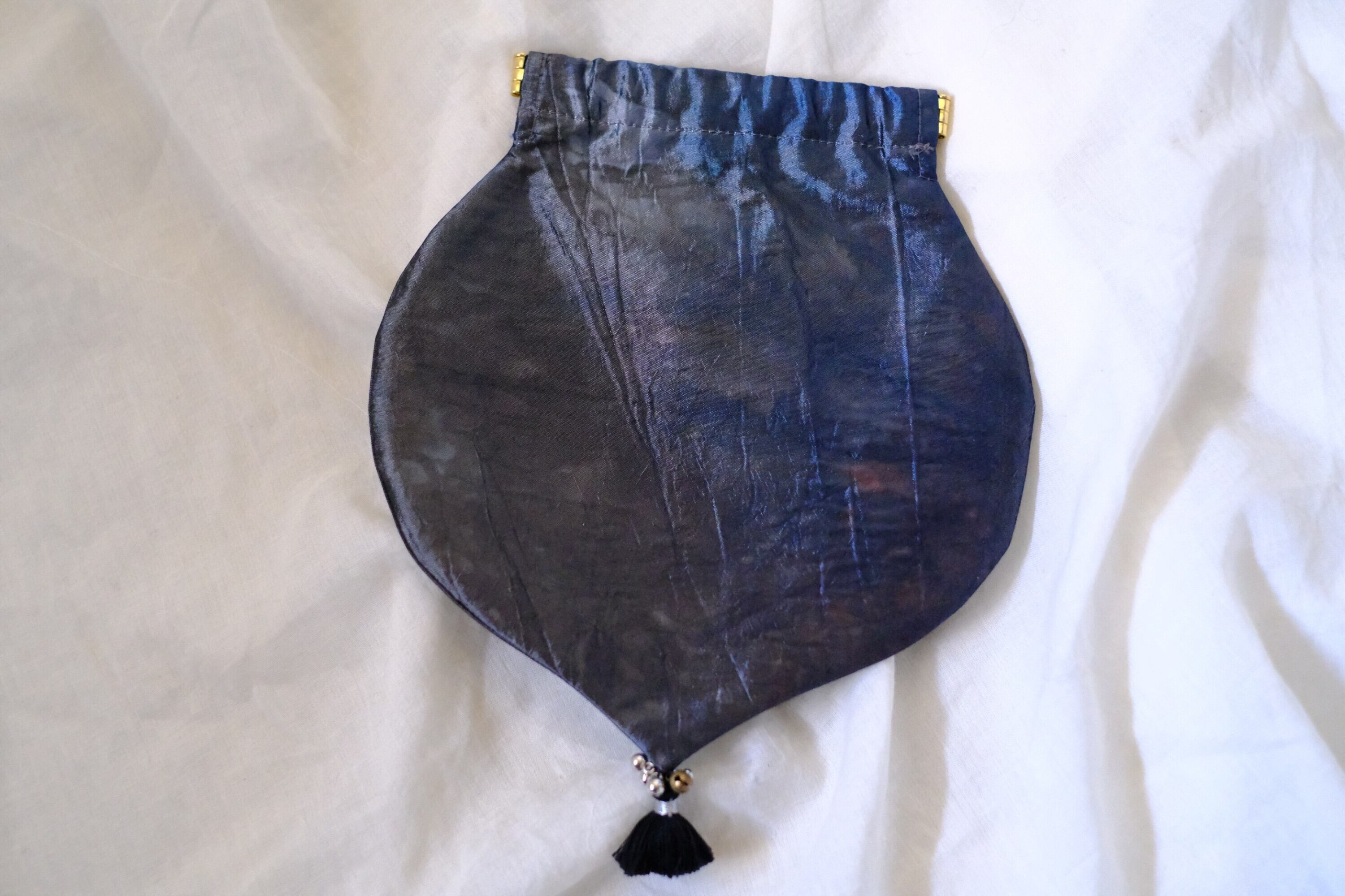 バネ口ポーチ　o-0527