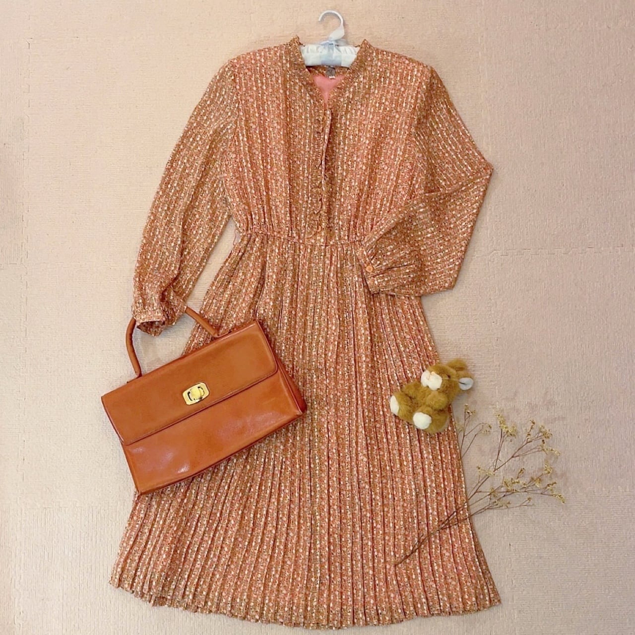 orange mini flower pleats one-piece