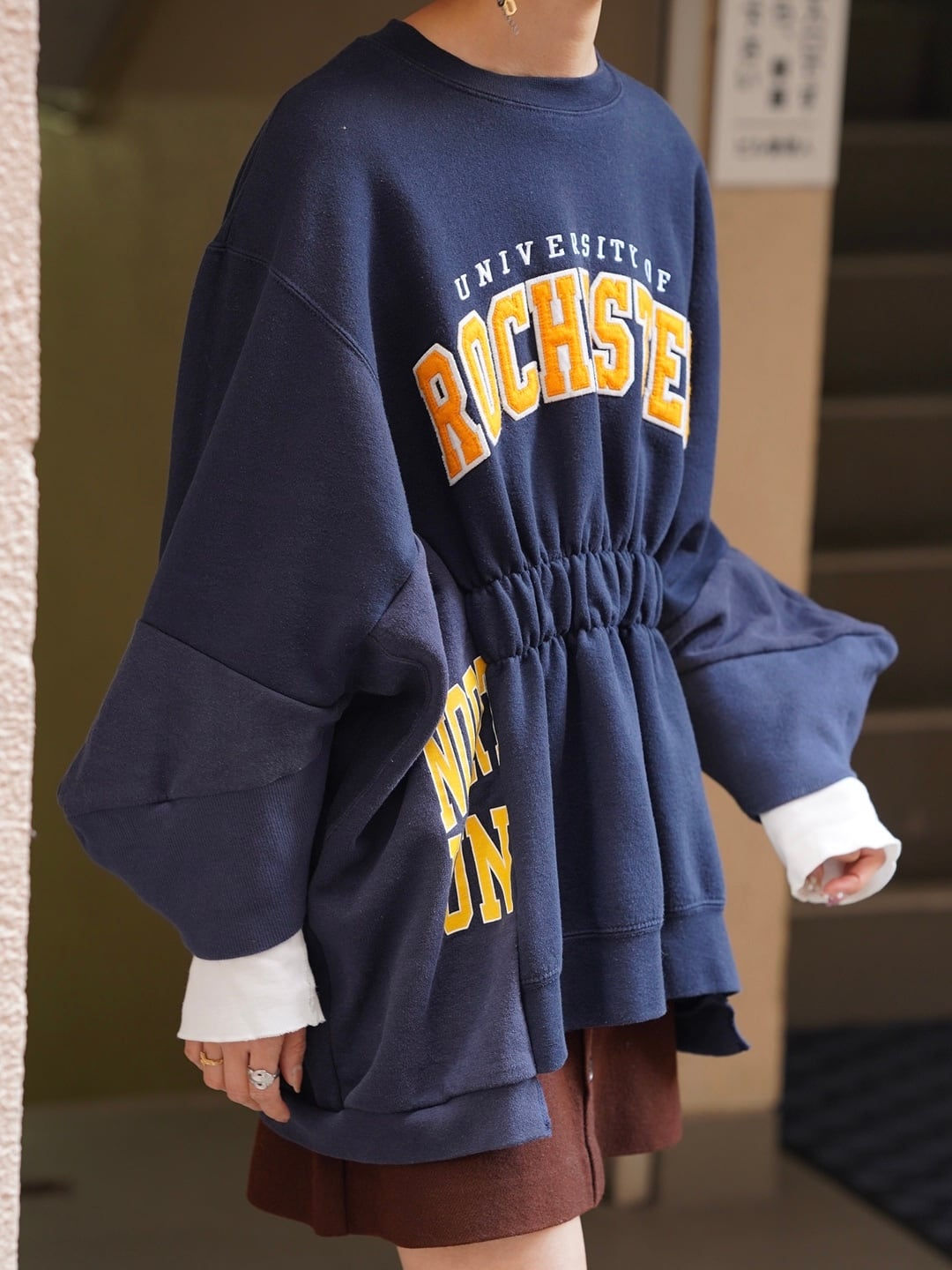 77circa(ナナナナサーカ) “ circa make waist shirring wide print sweat top(Navy)”