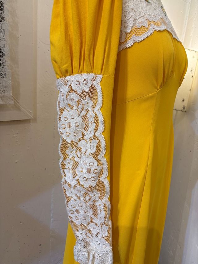 70's mustard yellow color lace dress