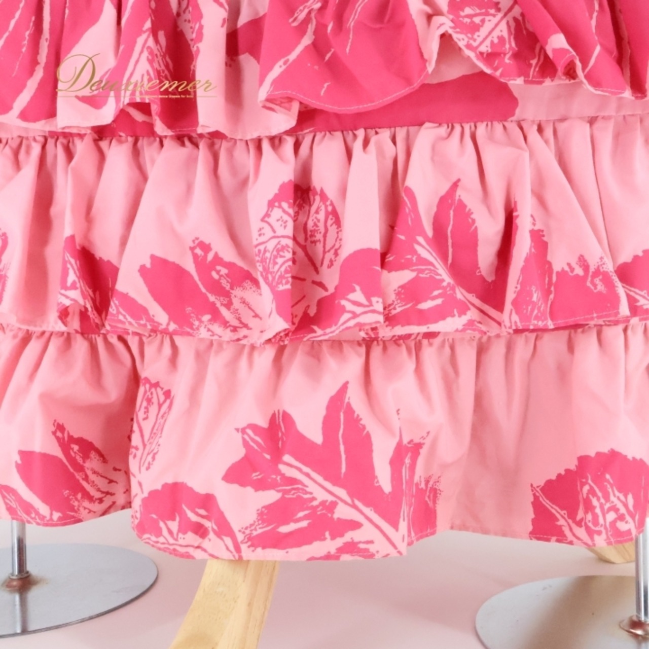 フラダンス 衣装 ワンピース ドレス CC Fashions ピンク系 ハワイ製 ワントーン フリル ボリューミー かわいい 華やか 鮮やか 明るい ラブリー ハワイアン アロハ ハワイアンプリント フラ ダンス レッスン 練習 レディース おしゃれ