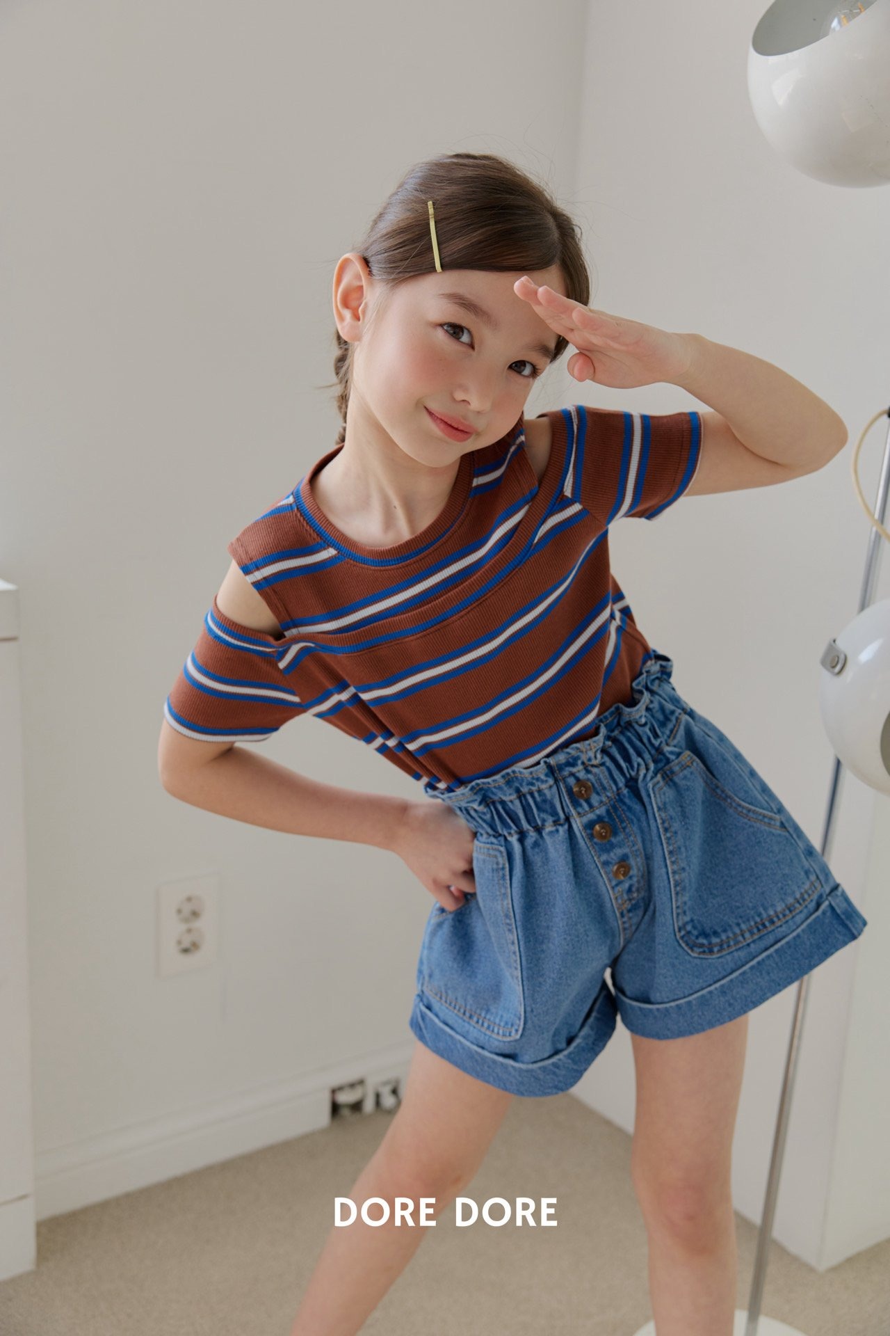 [DOREDORE] Striped shoulder cutout top / [도레도레] 단가라어깨트임티